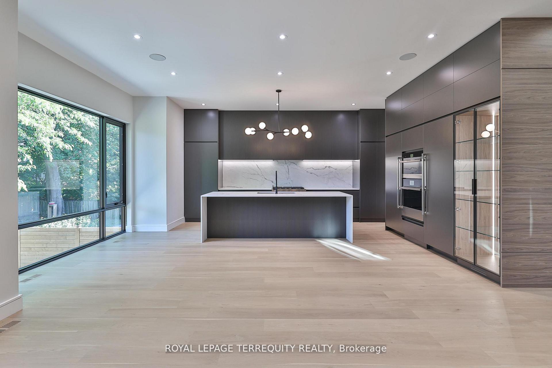 Photo 8 of 741 Woburn Avenue, Toronto, Bedford Park-Nortown — HOMEH