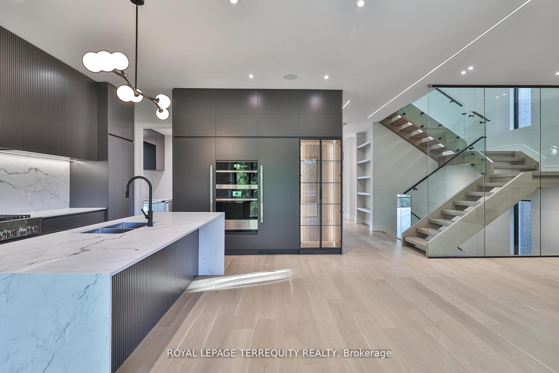 Photo 9 of 741 Woburn Avenue, Toronto, Bedford Park-Nortown — HOMEH