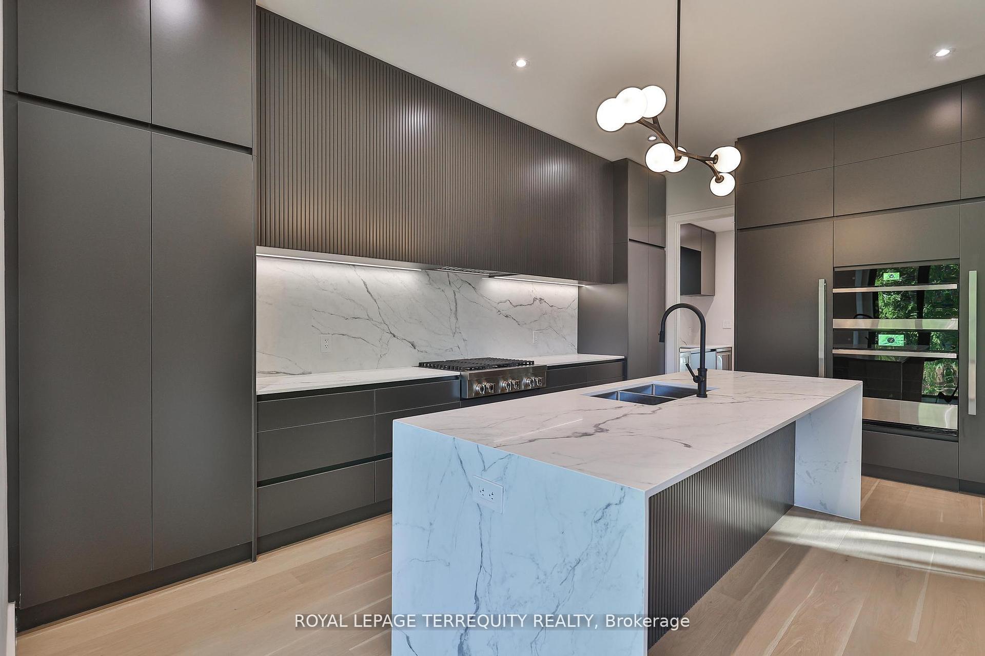 Photo 10 of 741 Woburn Avenue, Toronto, Bedford Park-Nortown — HOMEH