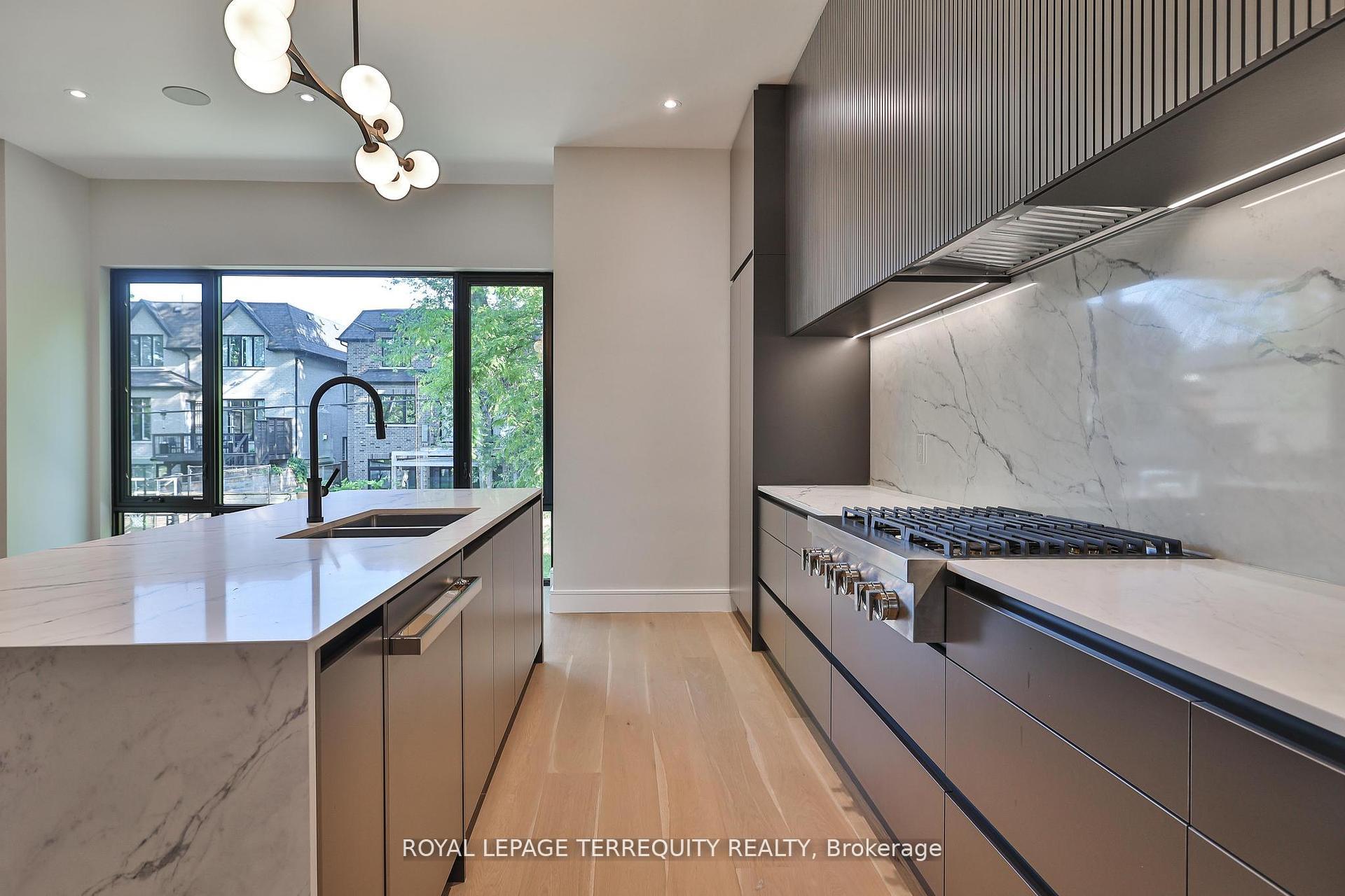 Photo 13 of 741 Woburn Avenue, Toronto, Bedford Park-Nortown — HOMEH