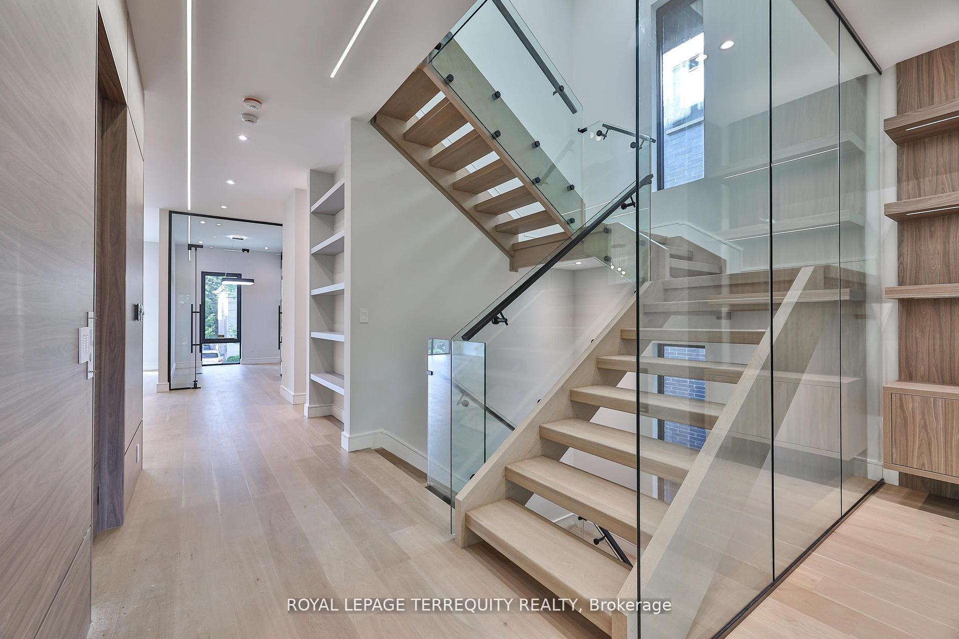 Photo 14 of 741 Woburn Avenue, Toronto, Bedford Park-Nortown — HOMEH