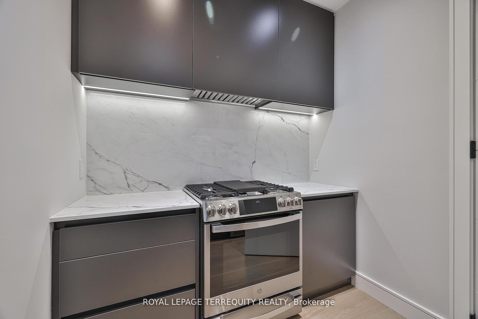 Photo 16 of 741 Woburn Avenue, Toronto, Bedford Park-Nortown — HOMEH