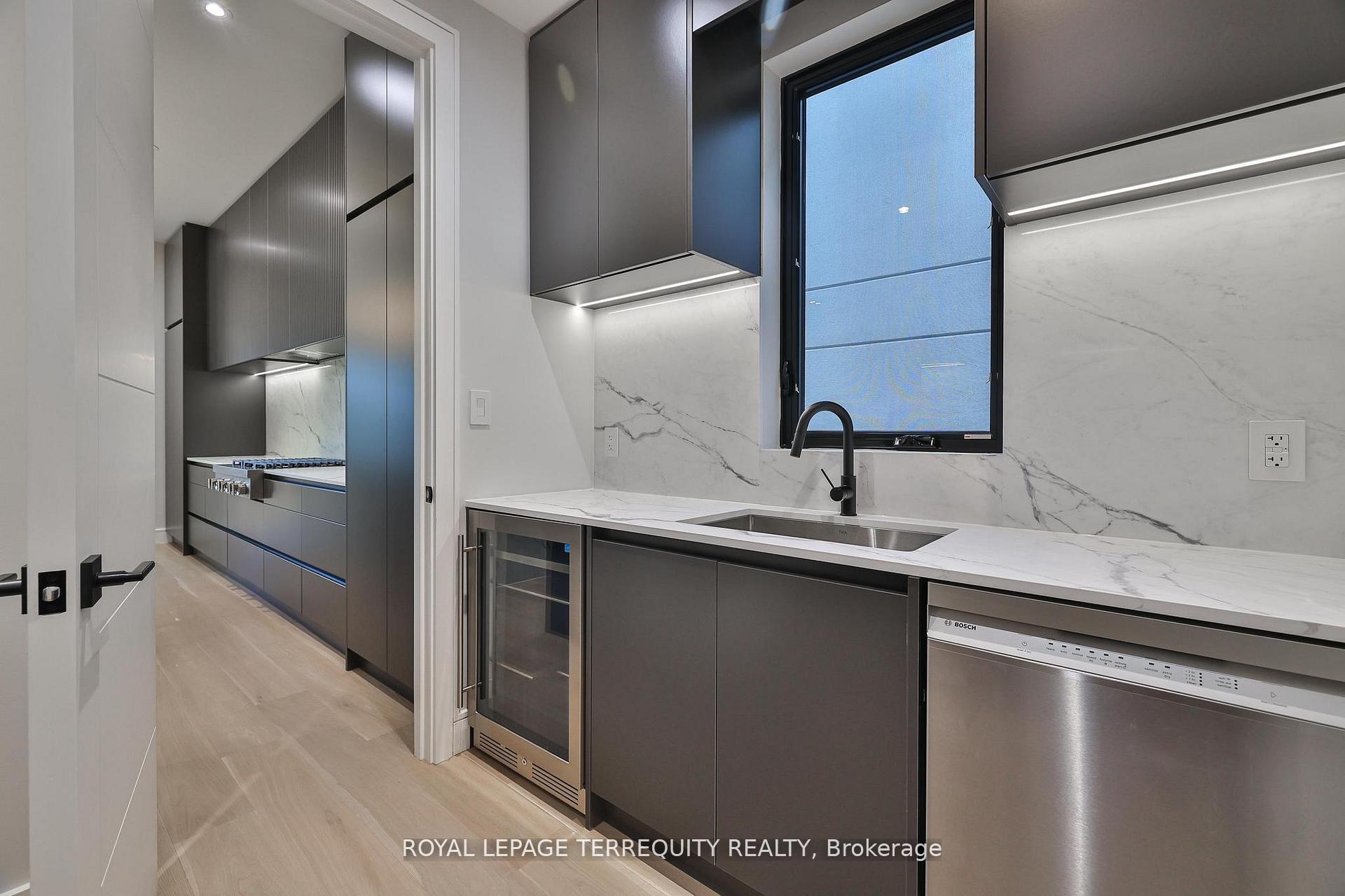Photo 17 of 741 Woburn Avenue, Toronto, Bedford Park-Nortown — HOMEH