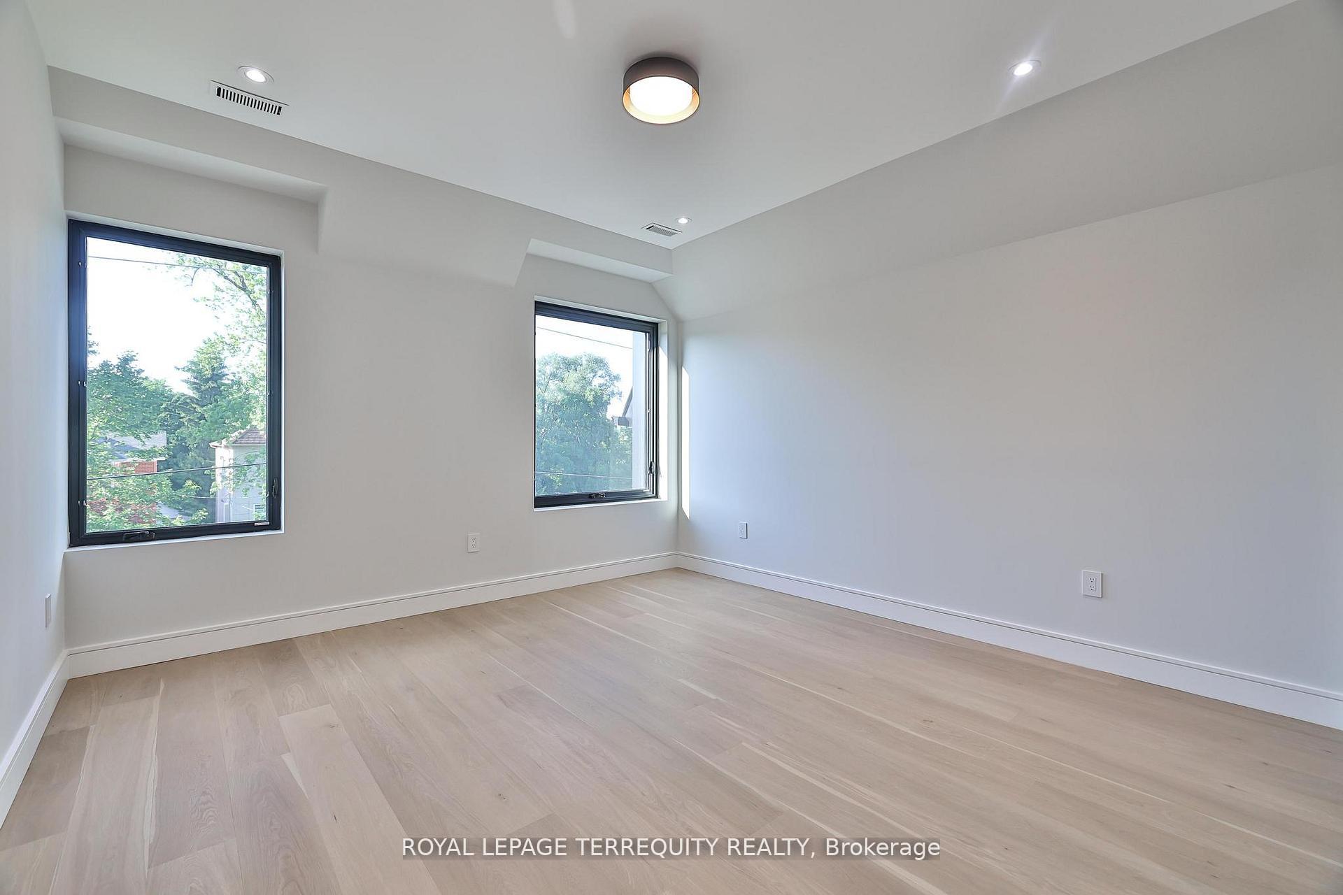 Photo 33 of 741 Woburn Avenue, Toronto, Bedford Park-Nortown — HOMEH