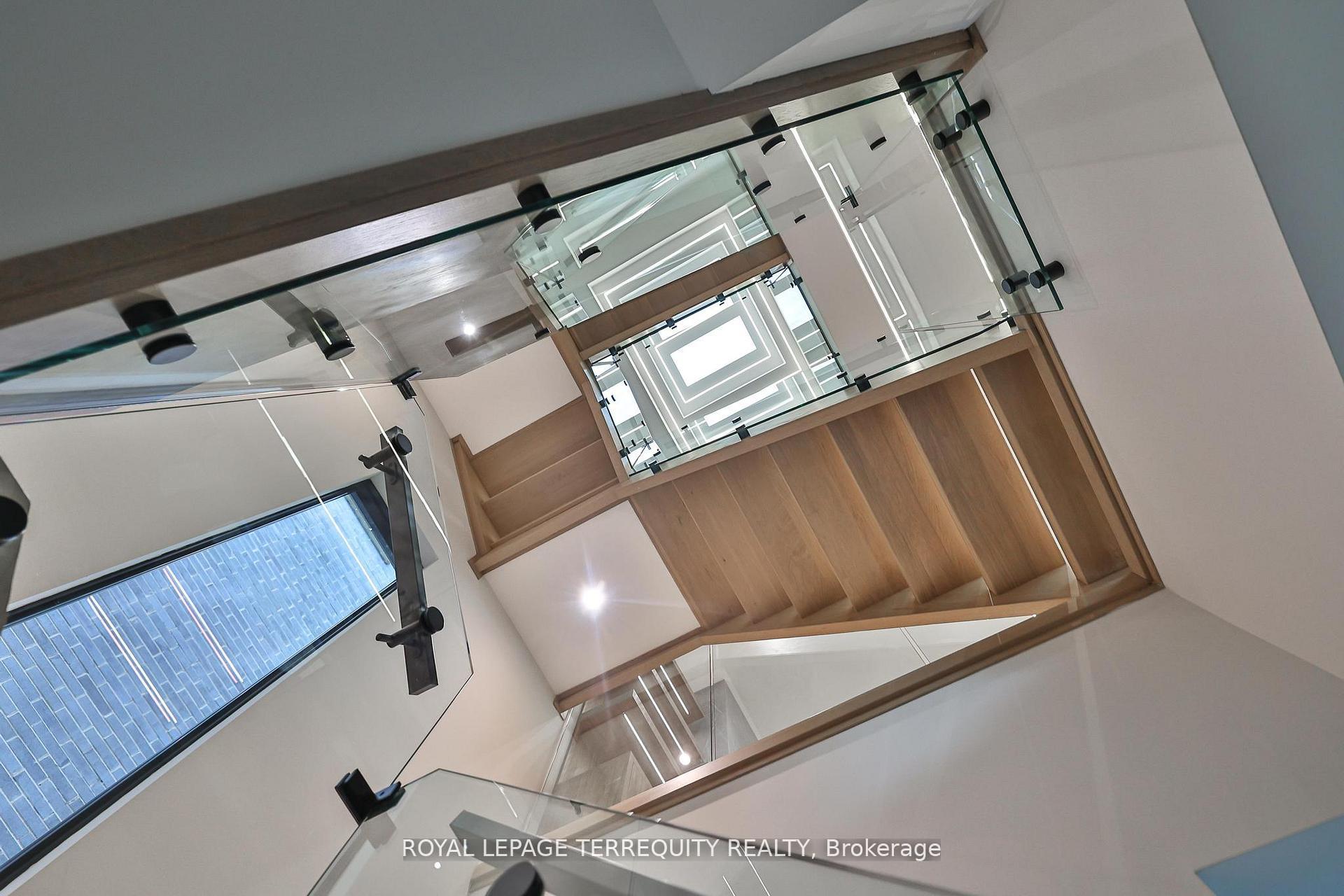 Photo 38 of 741 Woburn Avenue, Toronto, Bedford Park-Nortown — HOMEH