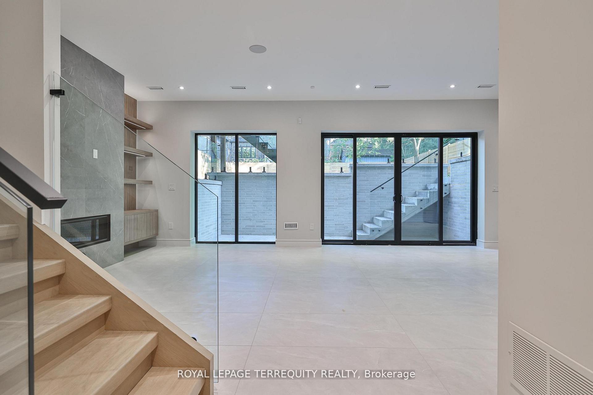 Photo 41 of 741 Woburn Avenue, Toronto, Bedford Park-Nortown — HOMEH