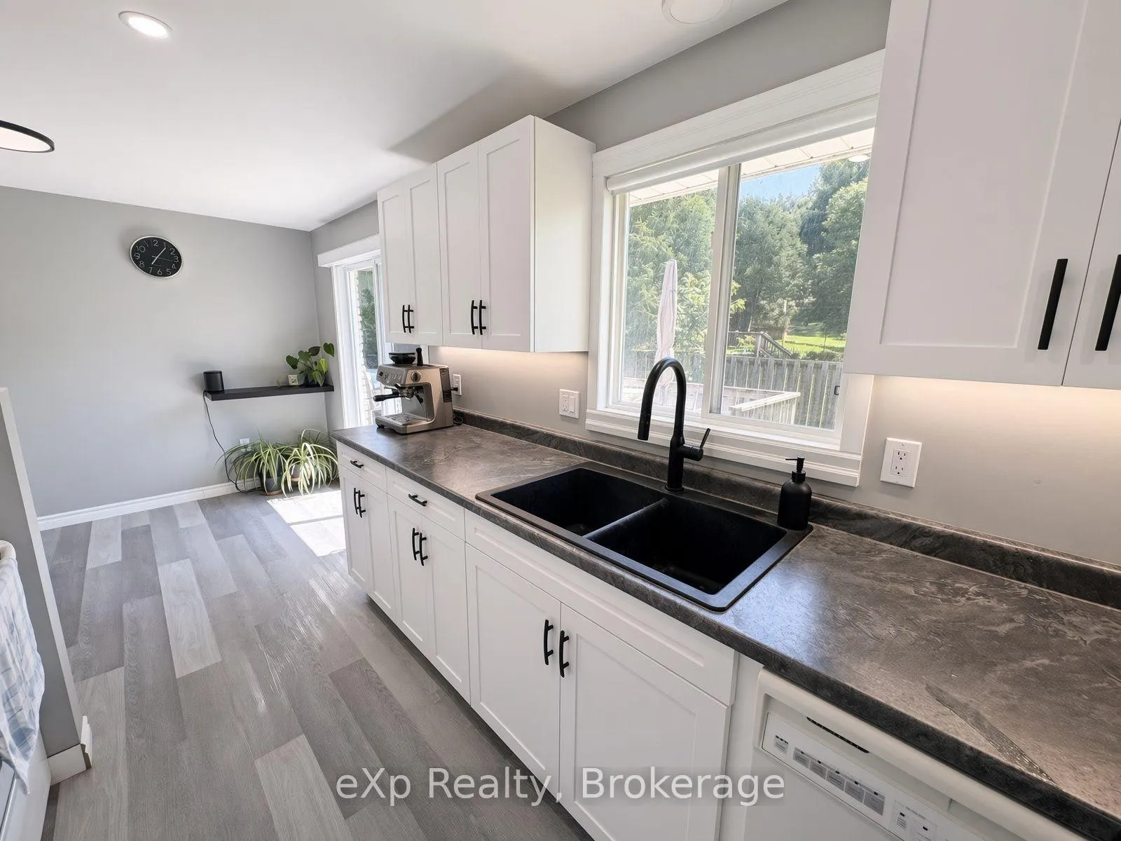 Photo 8 of 23 Valleyside Drive, Brockton — HOMEH