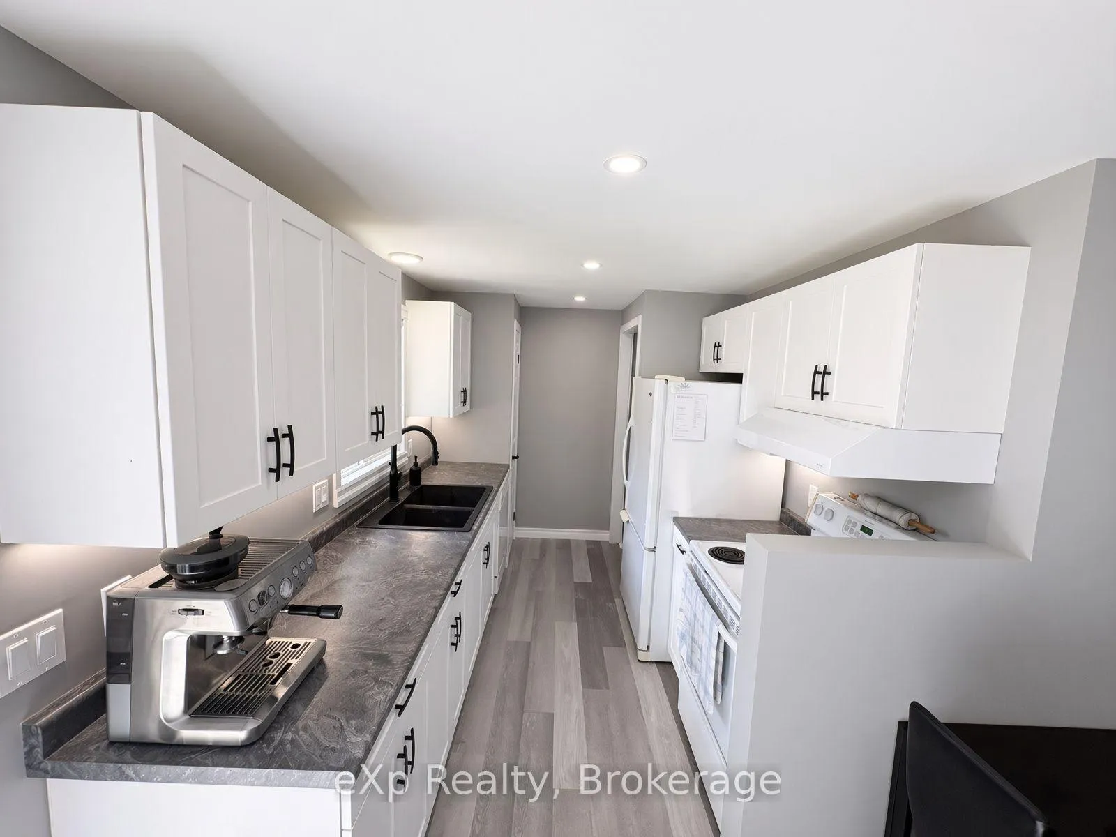 Photo 9 of 23 Valleyside Drive, Brockton — HOMEH
