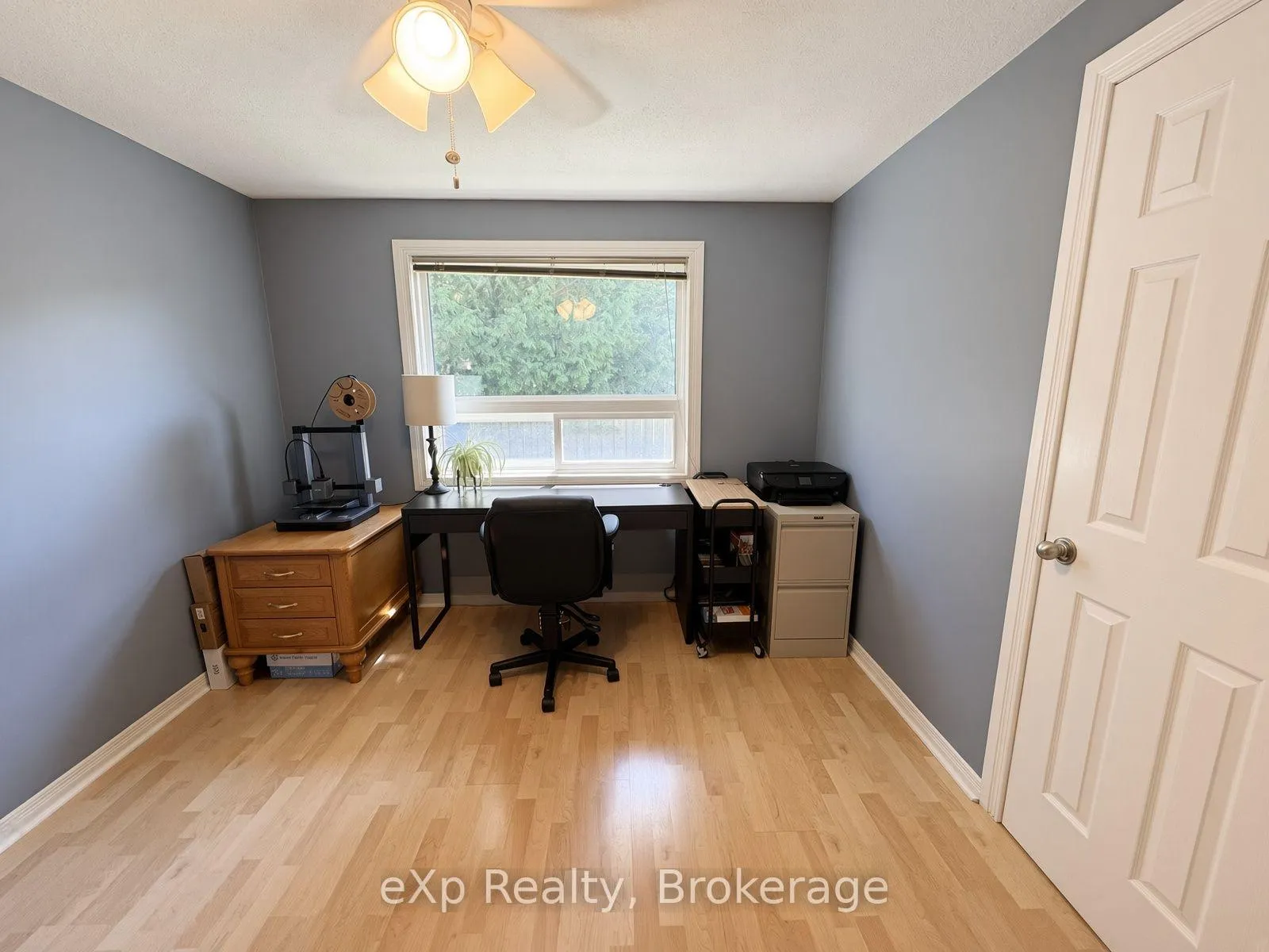 Photo 10 of 23 Valleyside Drive, Brockton — HOMEH