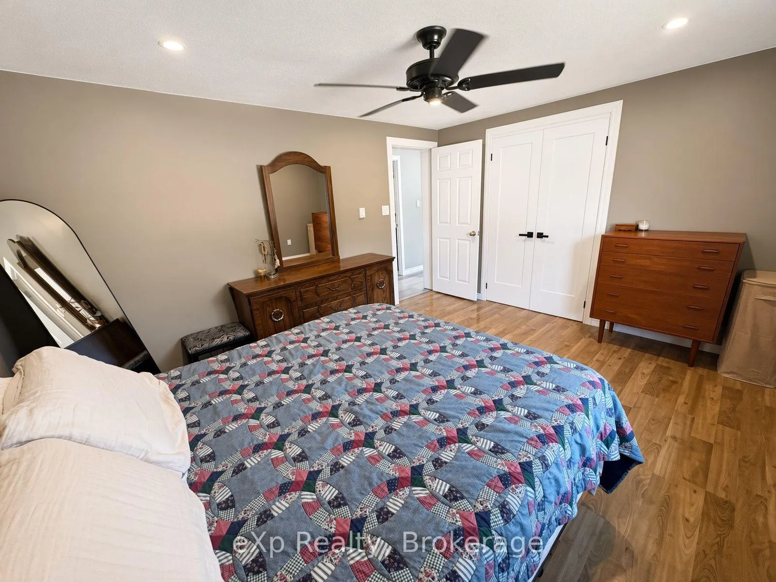 Photo 13 of 23 Valleyside Drive, Brockton — HOMEH