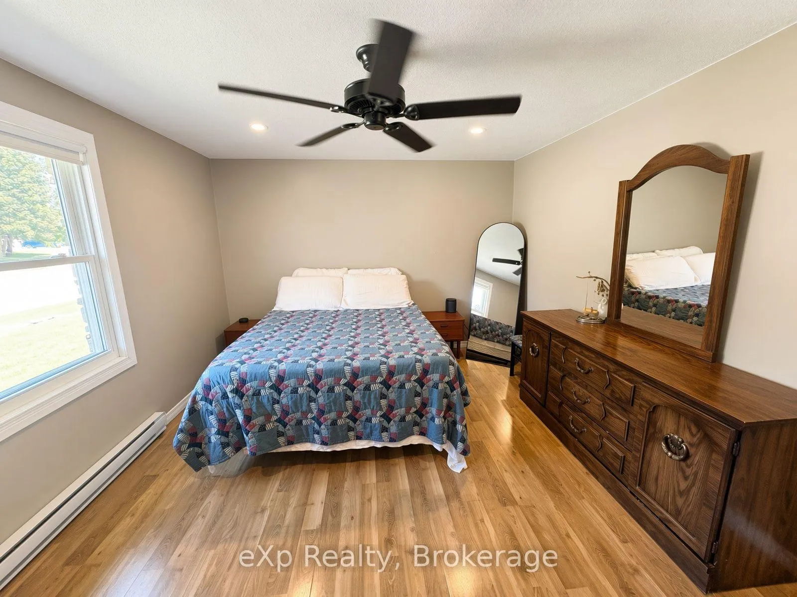 Photo 14 of 23 Valleyside Drive, Brockton — HOMEH