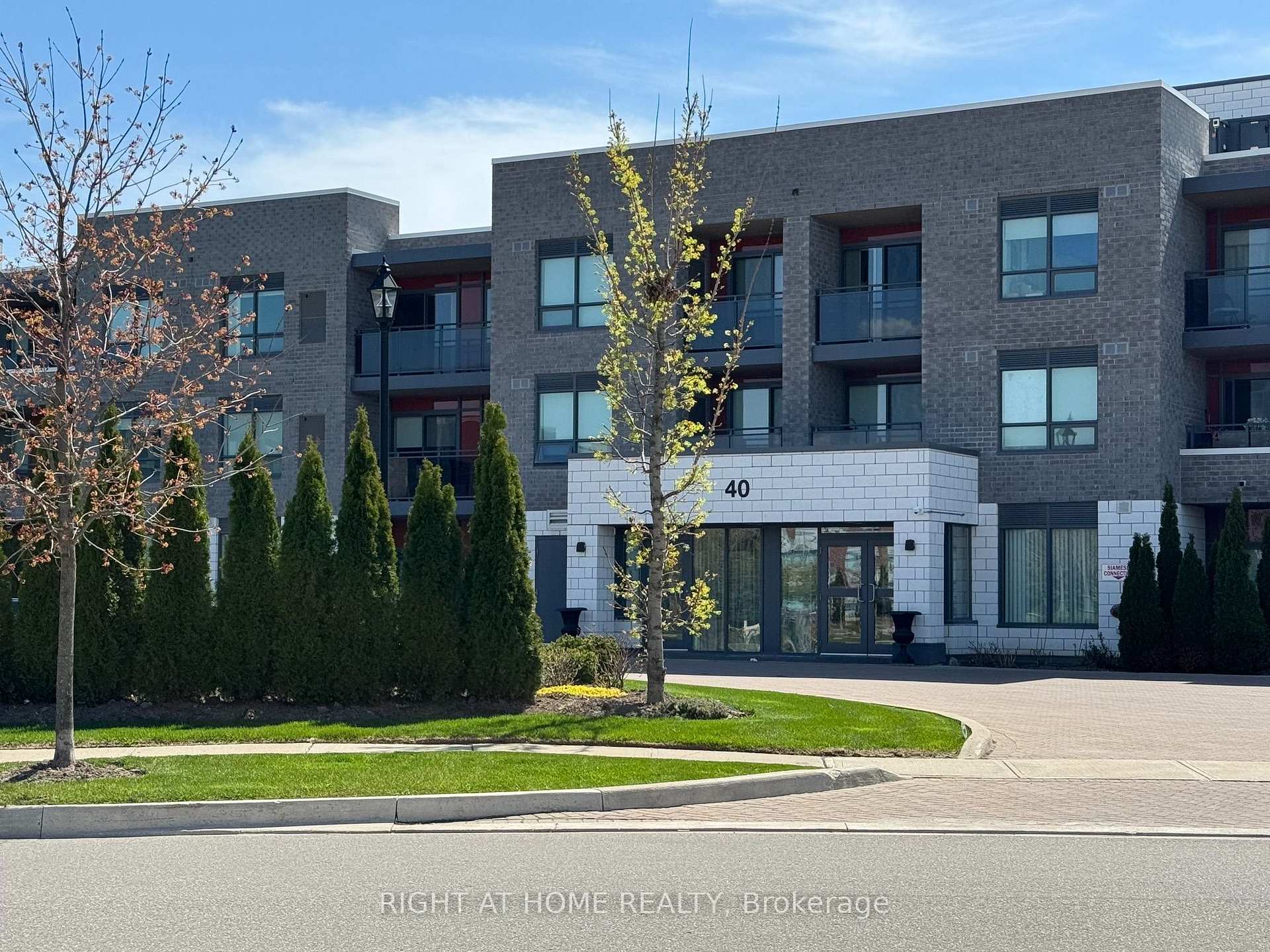 Front of Unit 307, 40 Via Rosedale Way