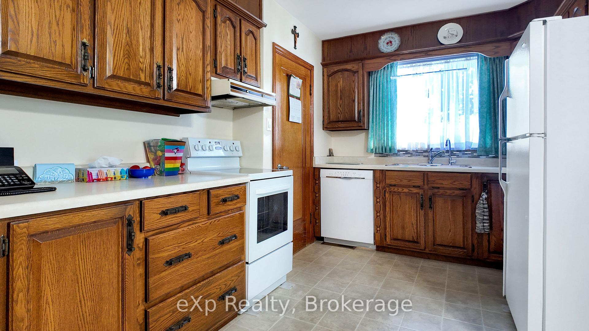 Photo 7 of 6 Johnstone Boulevard, Brockton — HOMEH