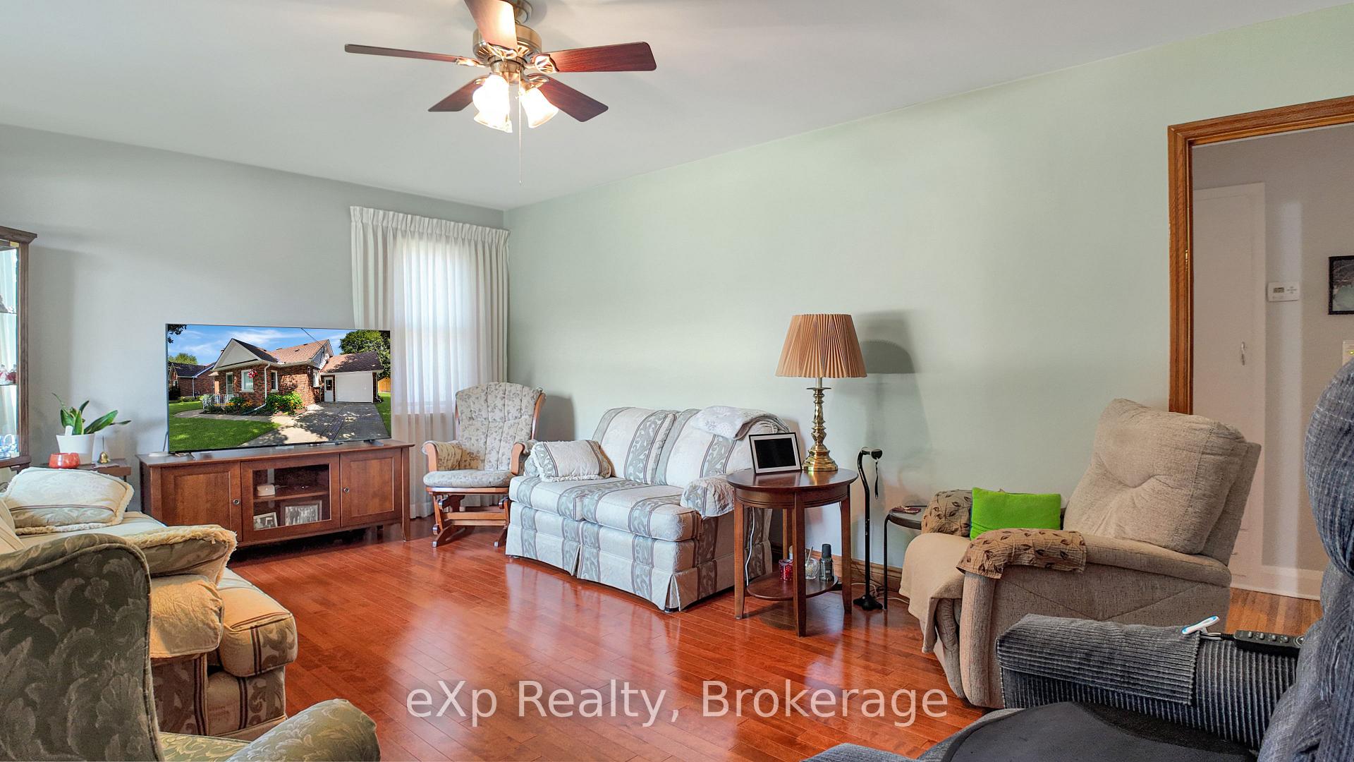 Photo 11 of 6 Johnstone Boulevard, Brockton — HOMEH