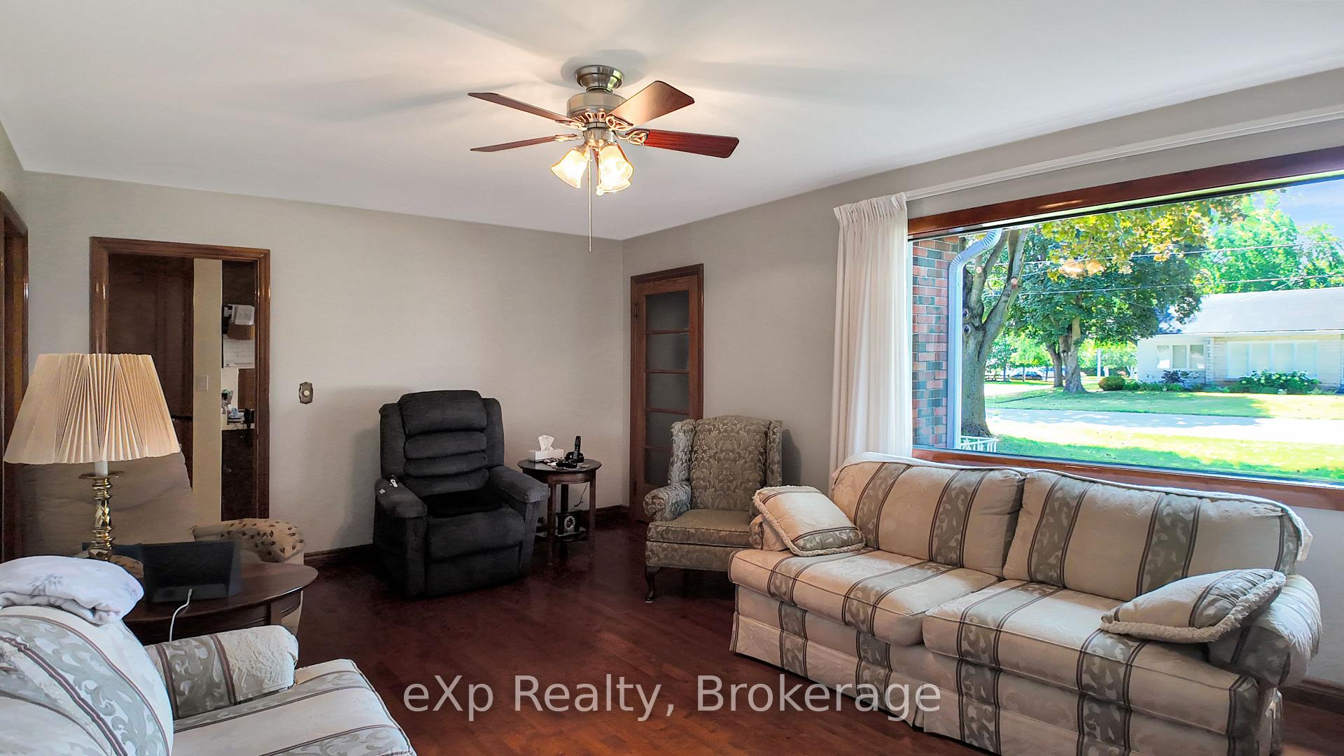 Photo 12 of 6 Johnstone Boulevard, Brockton — HOMEH