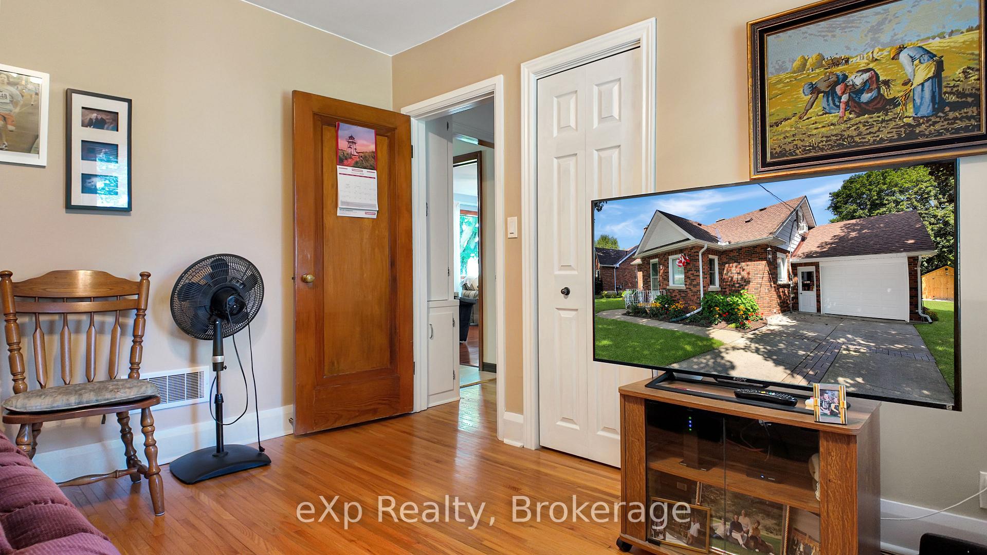 Photo 14 of 6 Johnstone Boulevard, Brockton — HOMEH