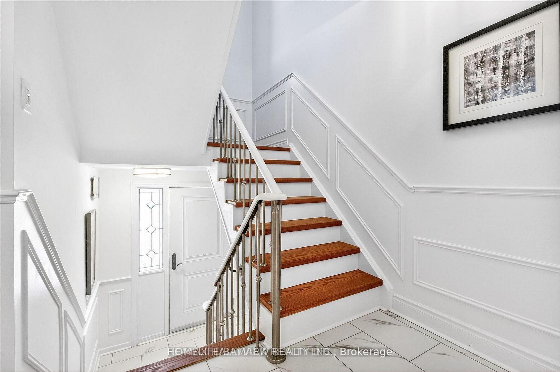 Photo 3 of Unit 13, 27 Hyde Park Court, Markham, German Mills — HOMEH