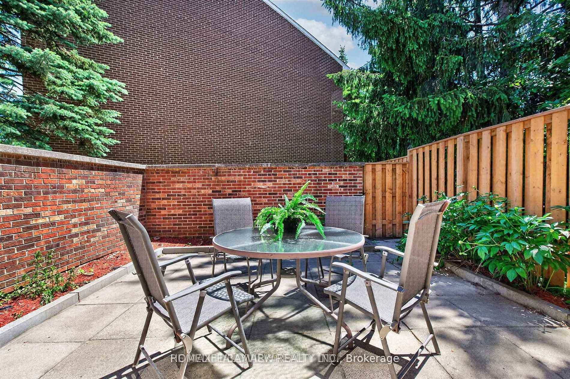 Photo 34 of Unit 13, 27 Hyde Park Court, Markham, German Mills — HOMEH
