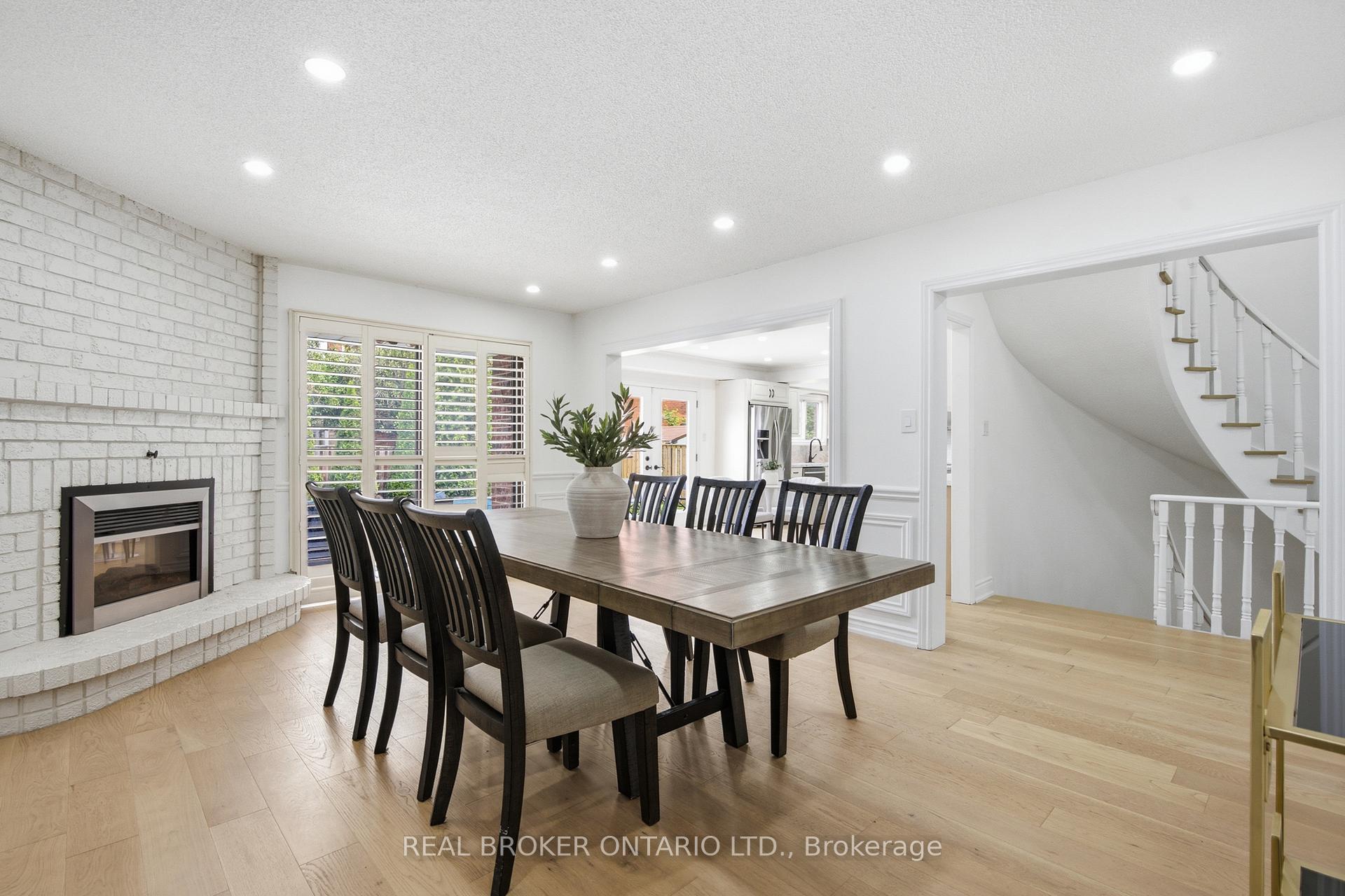 Photo 9 of 94 Roxana Avenue, Vaughan, West Woodbridge — HOMEH