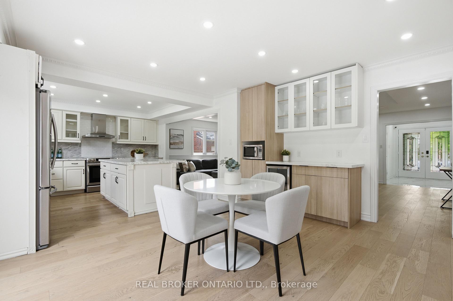 Photo 11 of 94 Roxana Avenue, Vaughan, West Woodbridge — HOMEH