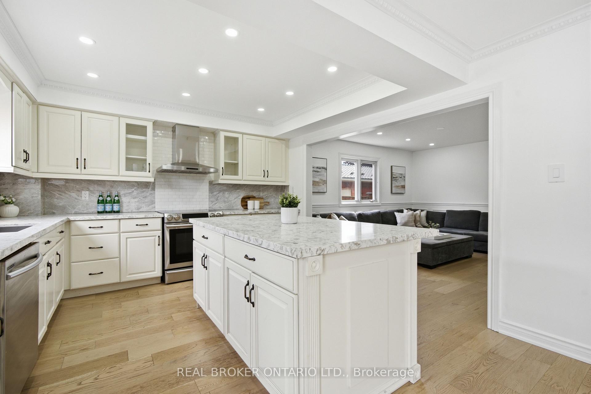 Photo 12 of 94 Roxana Avenue, Vaughan, West Woodbridge — HOMEH