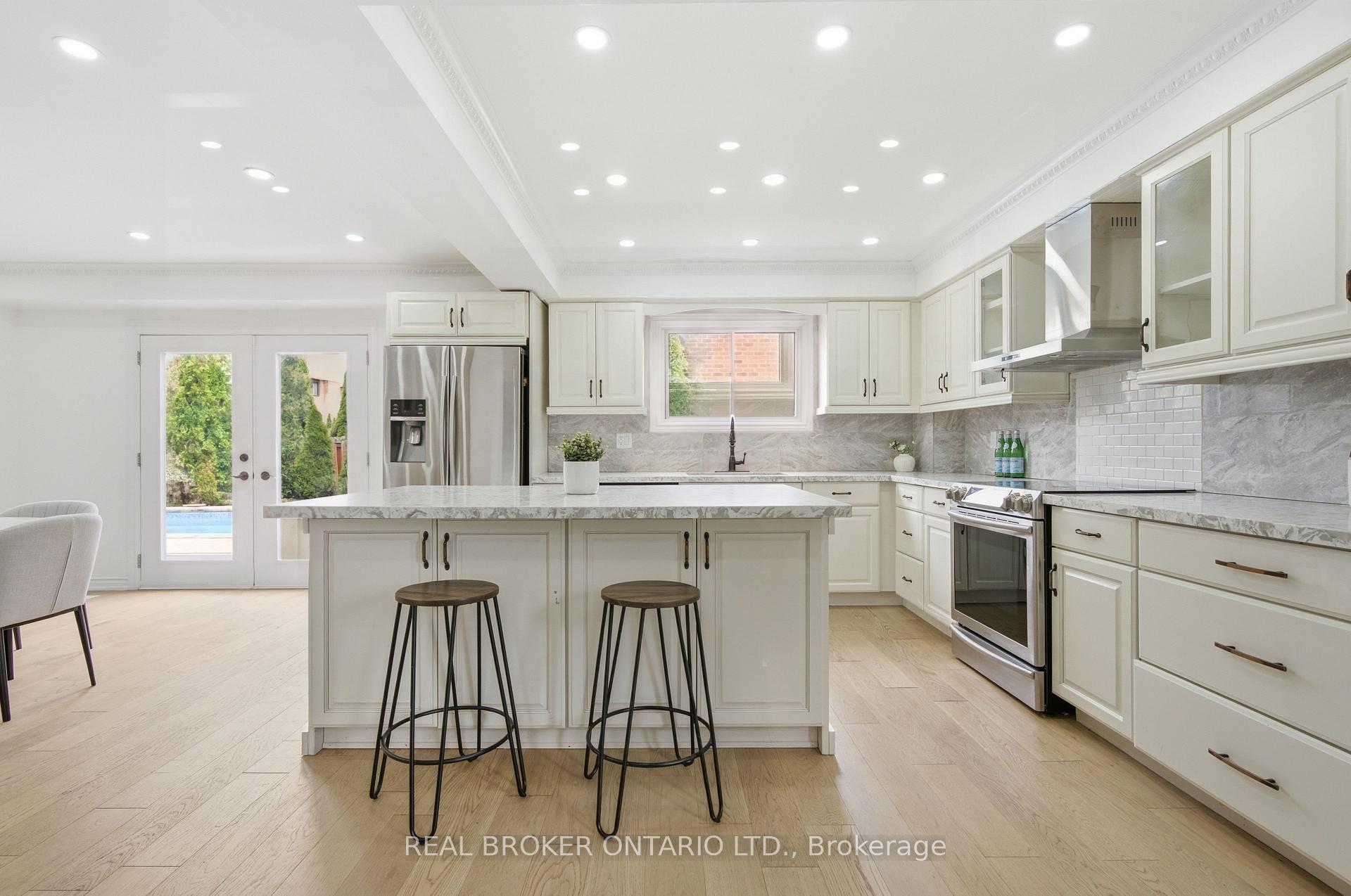 Photo 14 of 94 Roxana Avenue, Vaughan, West Woodbridge — HOMEH