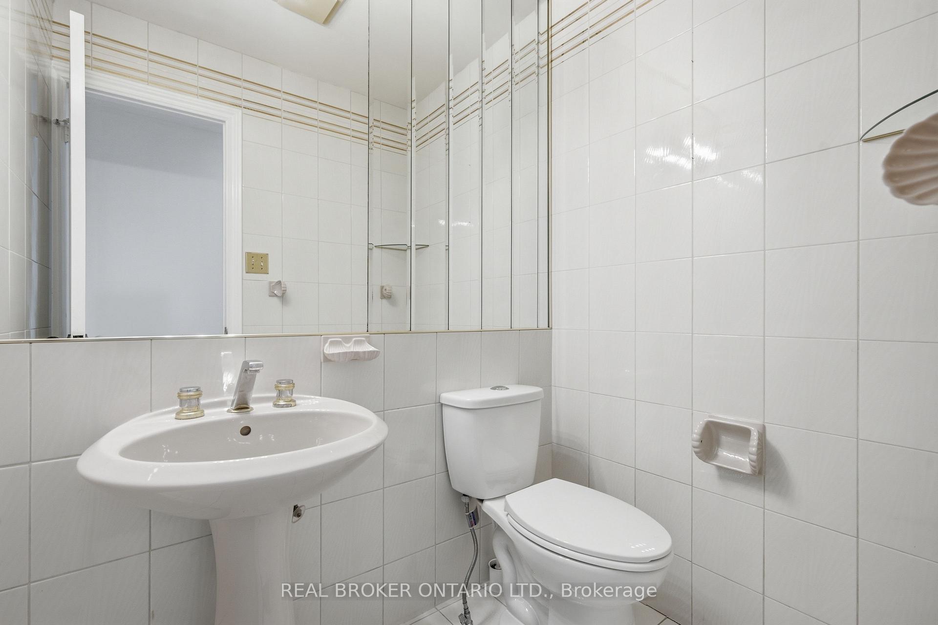 Photo 16 of 94 Roxana Avenue, Vaughan, West Woodbridge — HOMEH