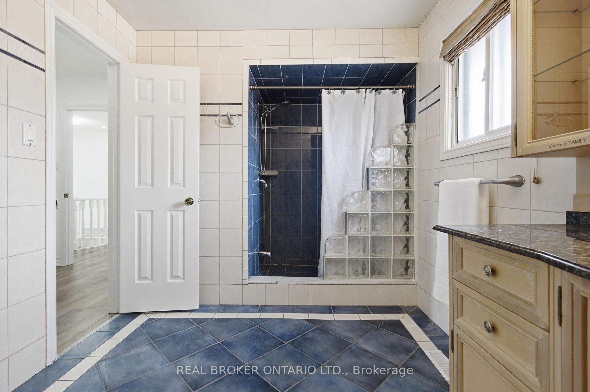 Photo 24 of 94 Roxana Avenue, Vaughan, West Woodbridge — HOMEH