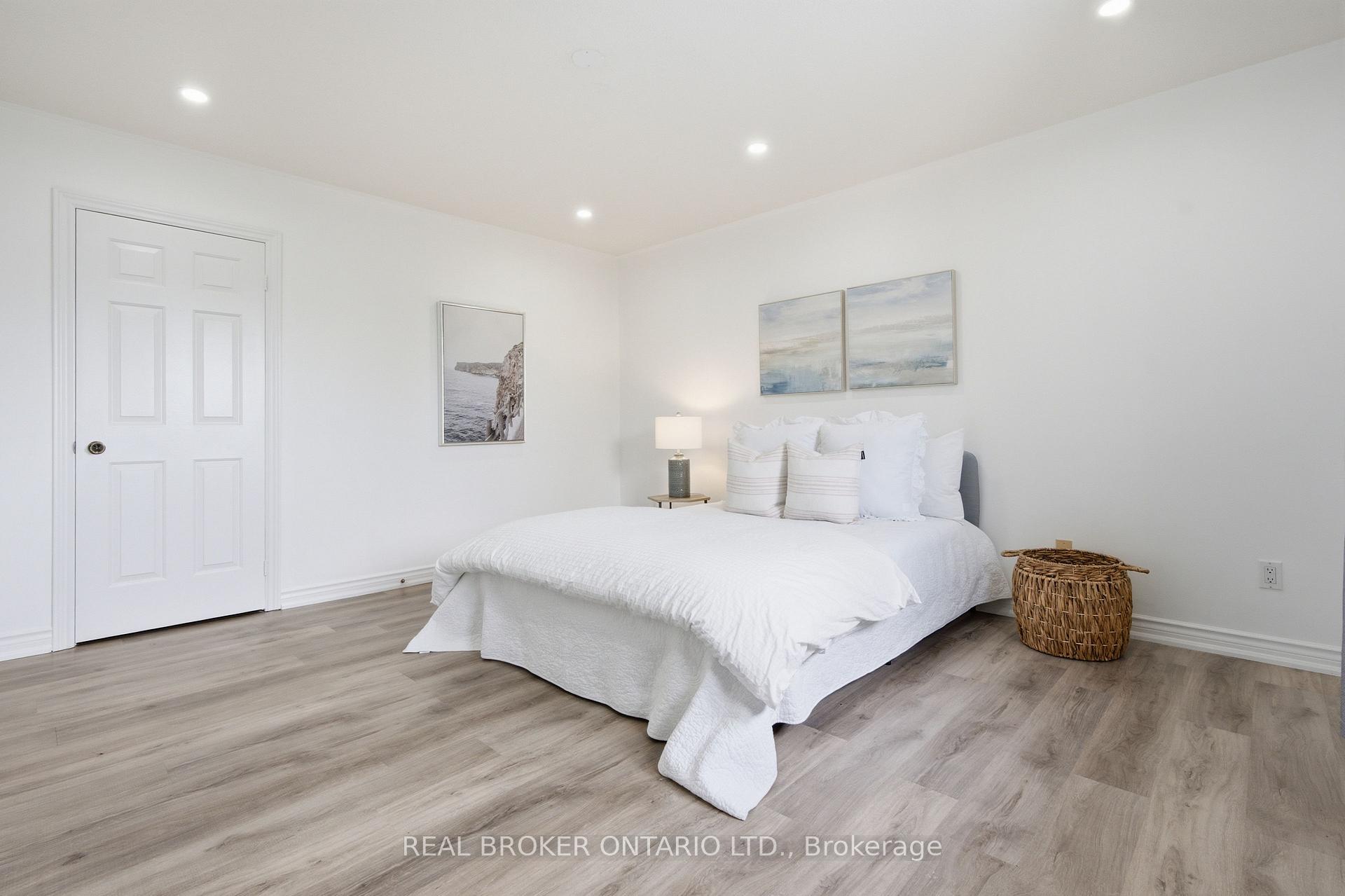 Photo 28 of 94 Roxana Avenue, Vaughan, West Woodbridge — HOMEH