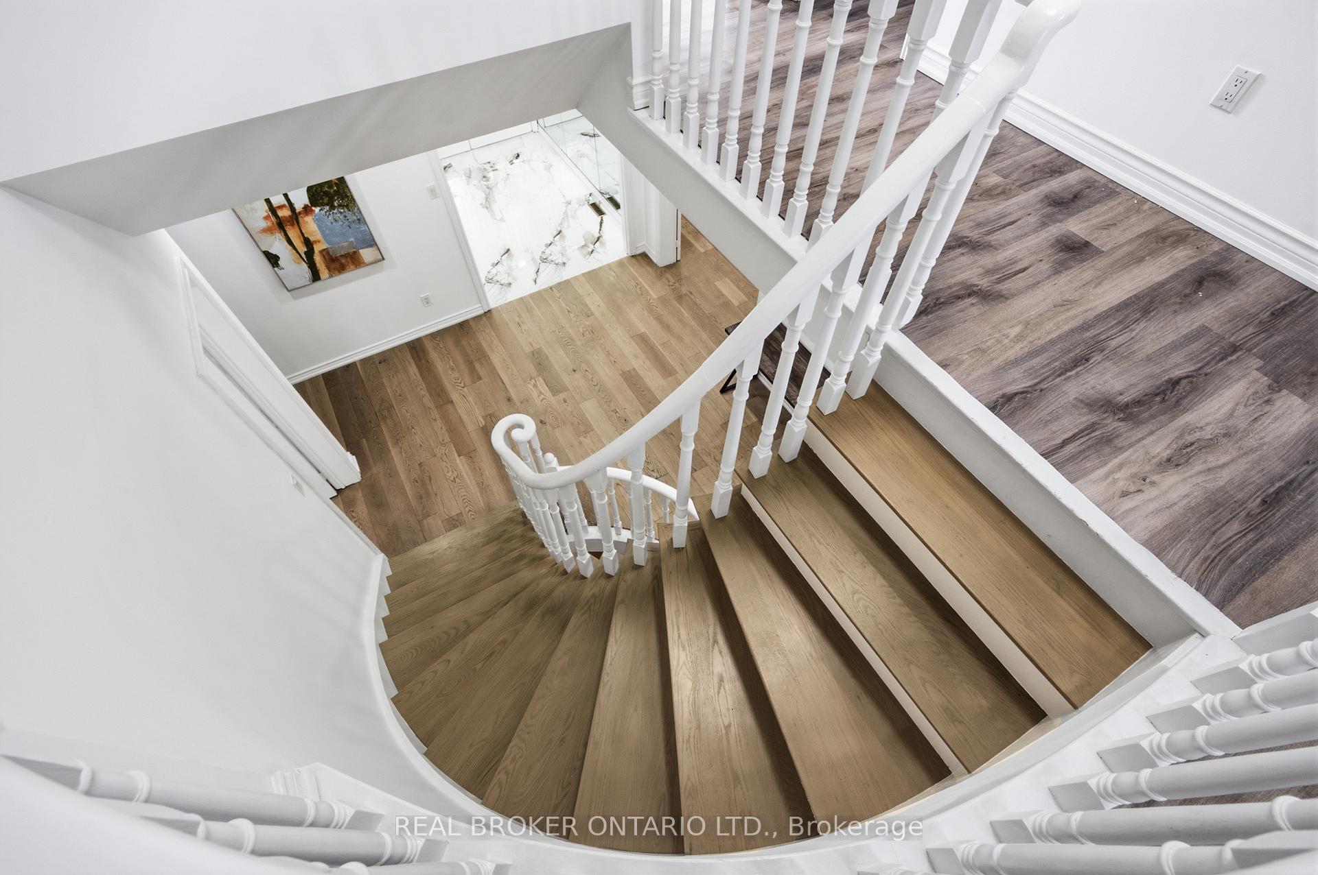Photo 32 of 94 Roxana Avenue, Vaughan, West Woodbridge — HOMEH