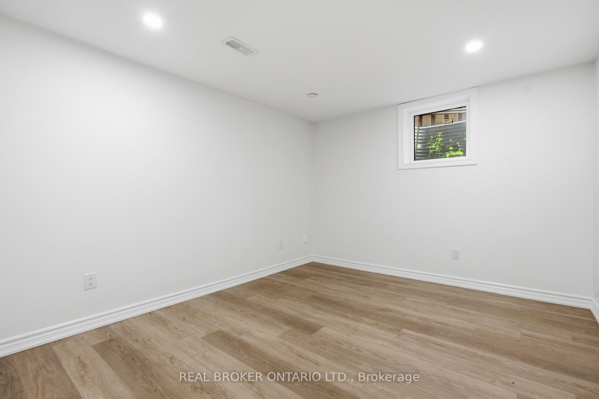 Photo 40 of 94 Roxana Avenue, Vaughan, West Woodbridge — HOMEH