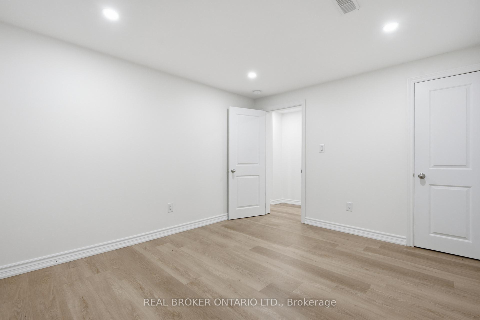 Photo 41 of 94 Roxana Avenue, Vaughan, West Woodbridge — HOMEH