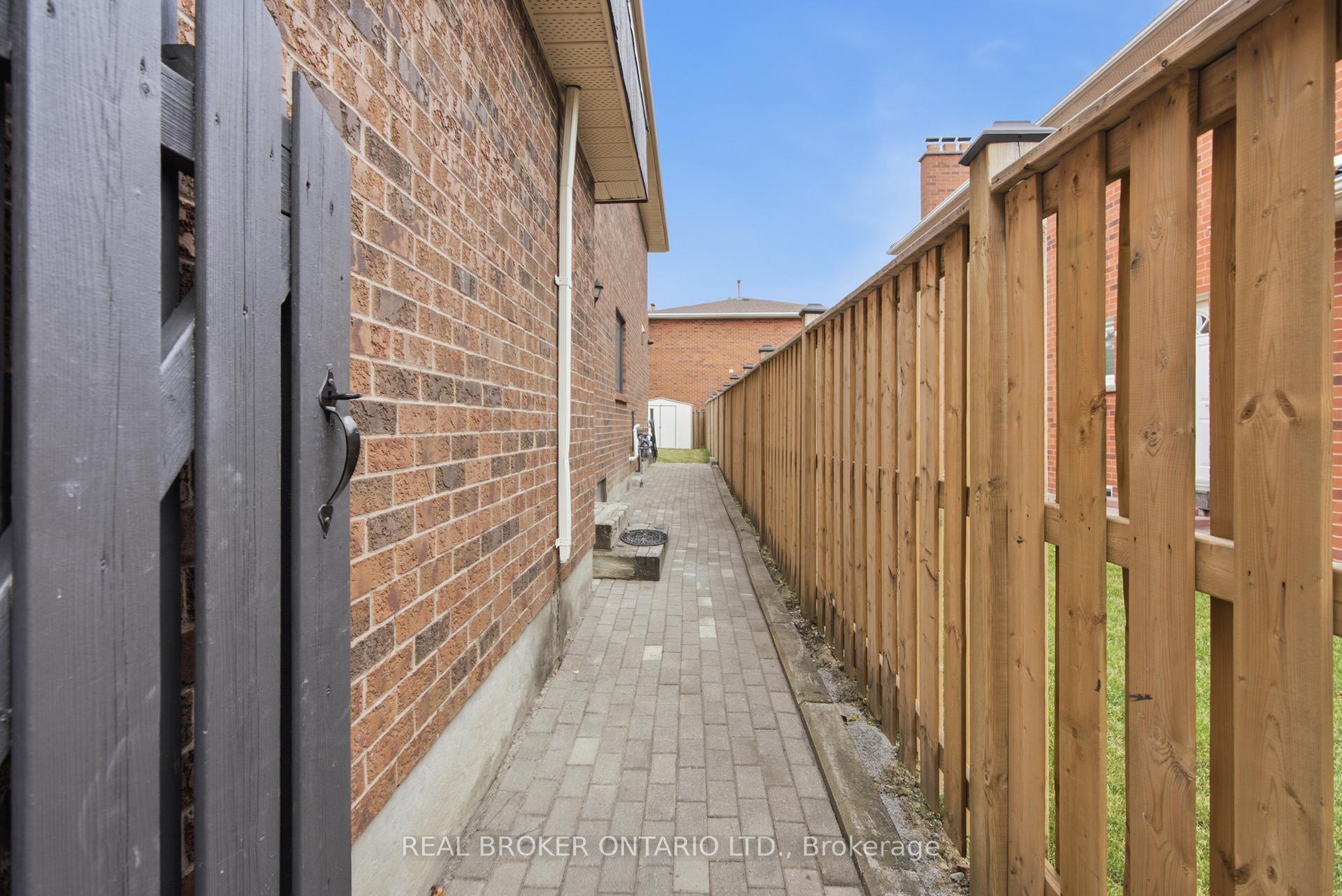 Photo 42 of 94 Roxana Avenue, Vaughan, West Woodbridge — HOMEH