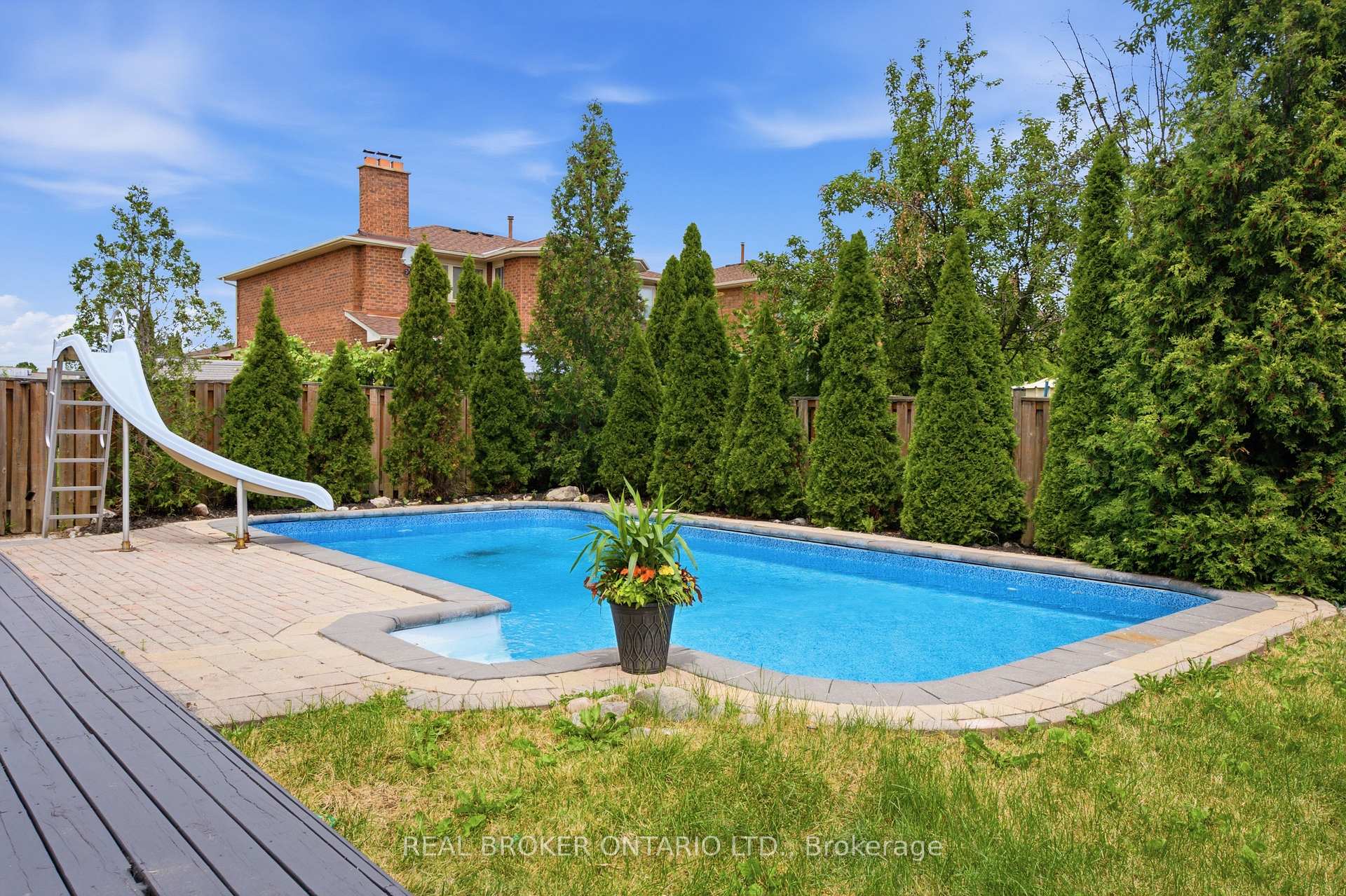 Photo 46 of 94 Roxana Avenue, Vaughan, West Woodbridge — HOMEH