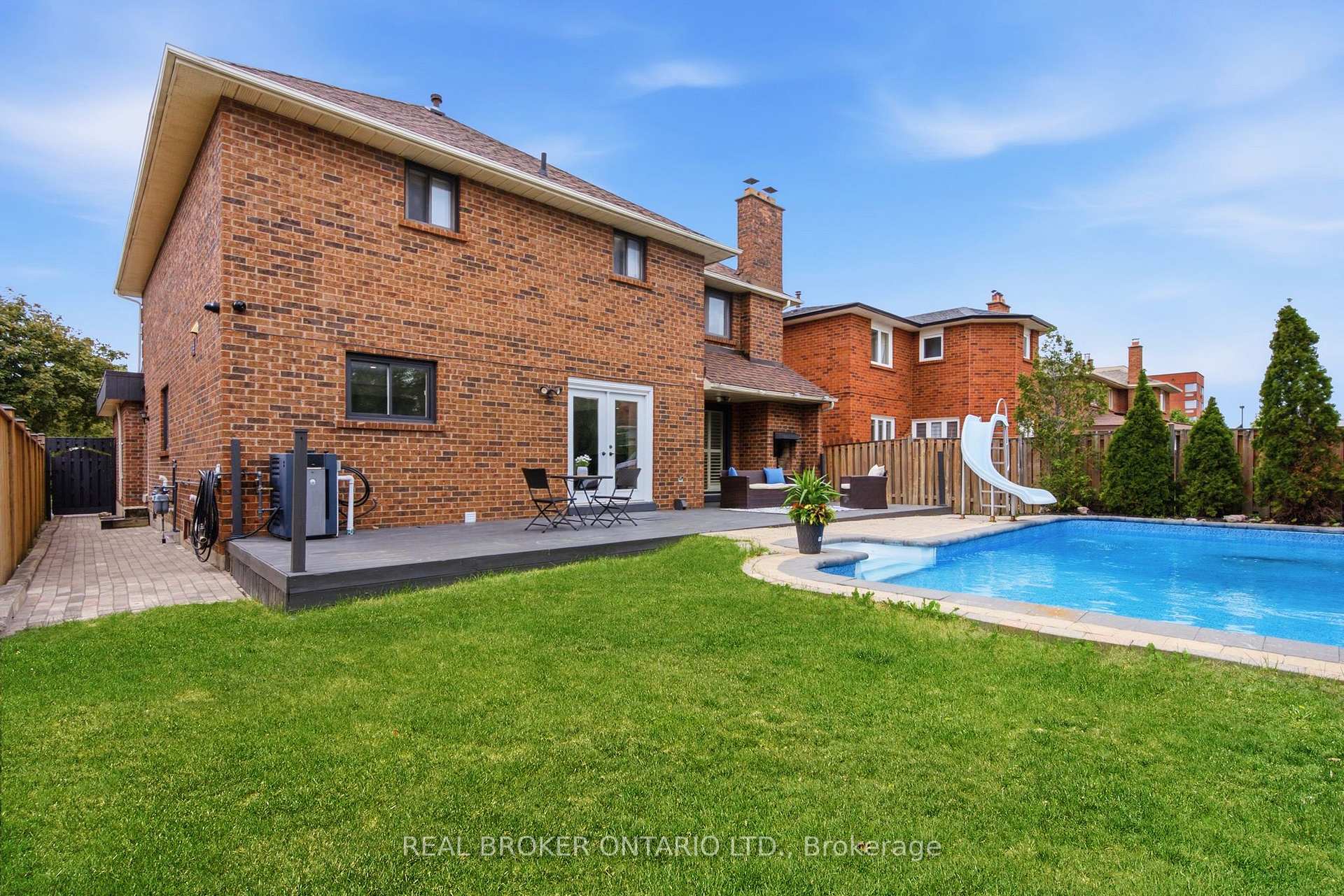 Photo 49 of 94 Roxana Avenue, Vaughan, West Woodbridge — HOMEH