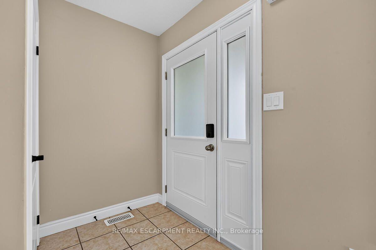 Photo 4 of 83 Marion Street, Hamilton, Mount Hope — HOMEH