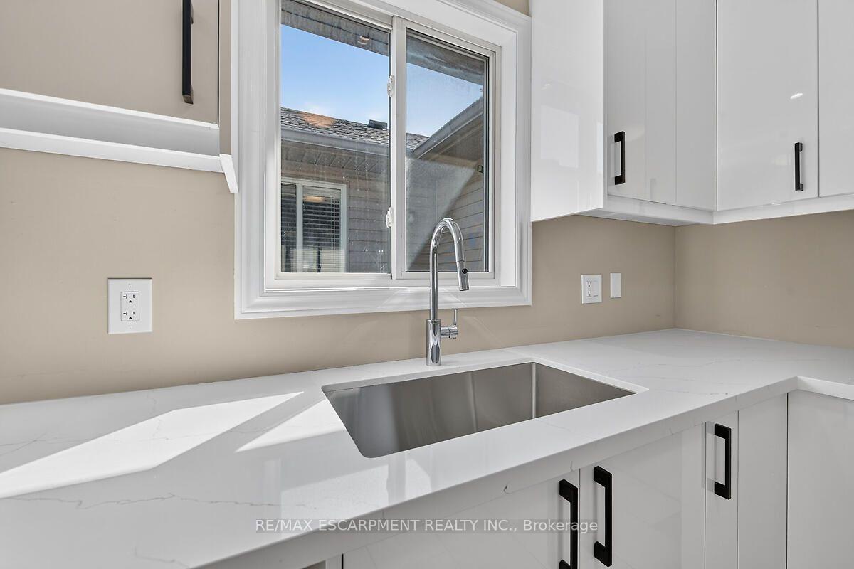 Photo 15 of 83 Marion Street, Hamilton, Mount Hope — HOMEH