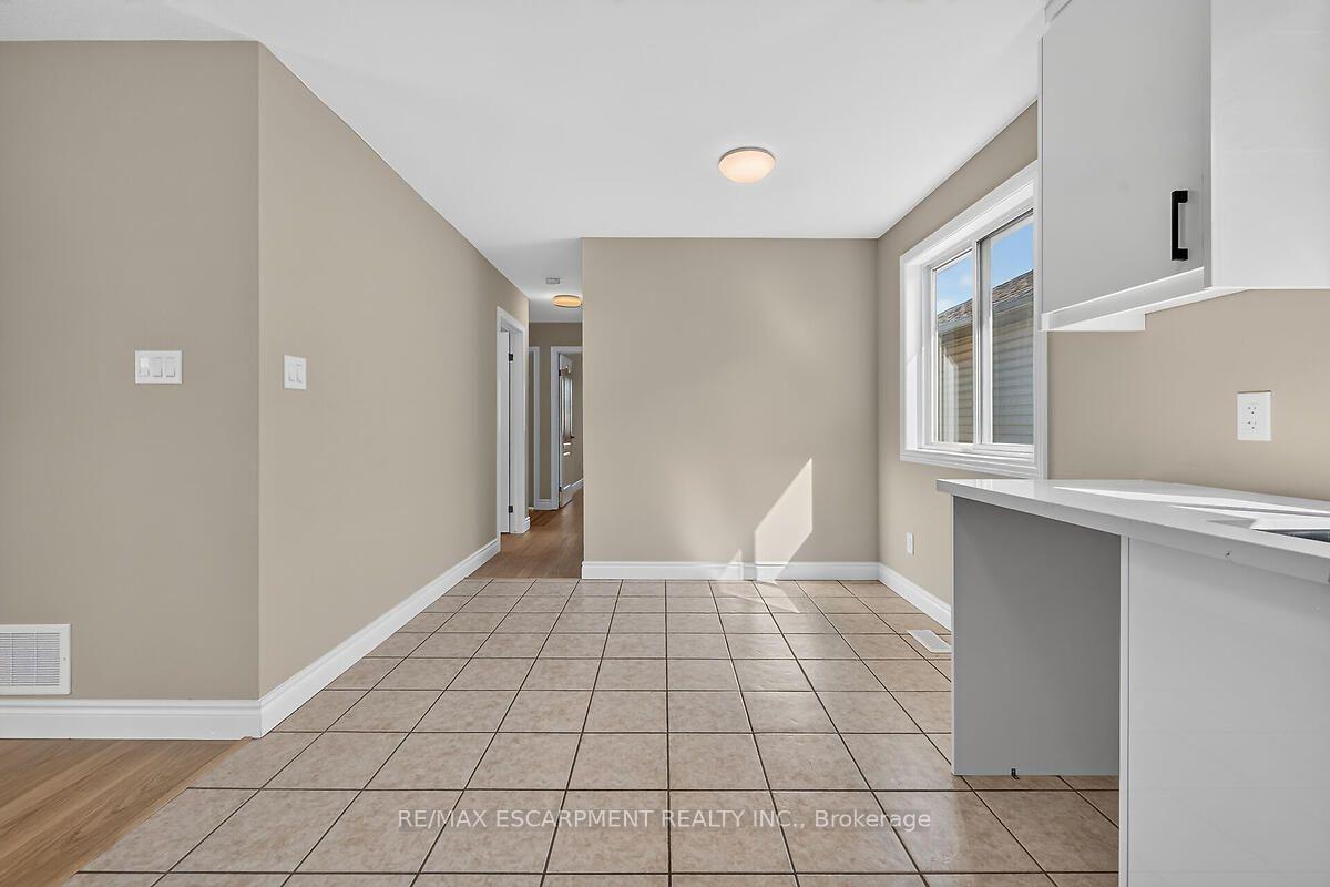 Photo 16 of 83 Marion Street, Hamilton, Mount Hope — HOMEH