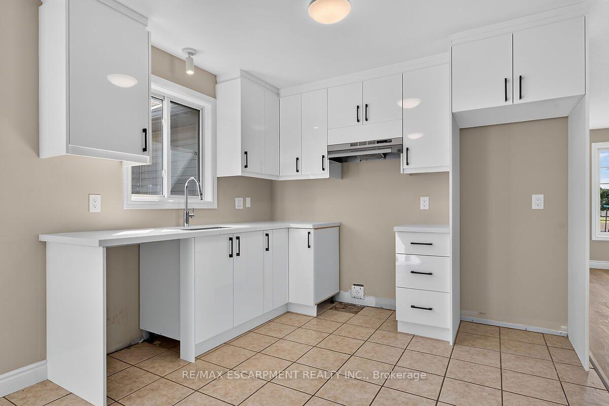 Photo 14 of 83 Marion Street, Hamilton, Mount Hope — HOMEH