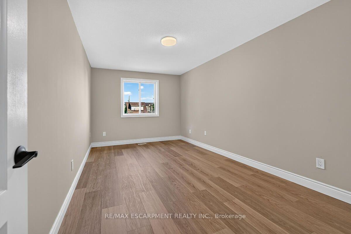 Photo 23 of 83 Marion Street, Hamilton, Mount Hope — HOMEH