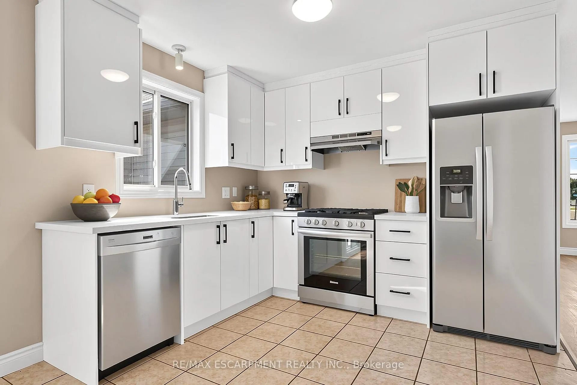 Photo 13 of 83 Marion Street, Hamilton, Mount Hope — HOMEH