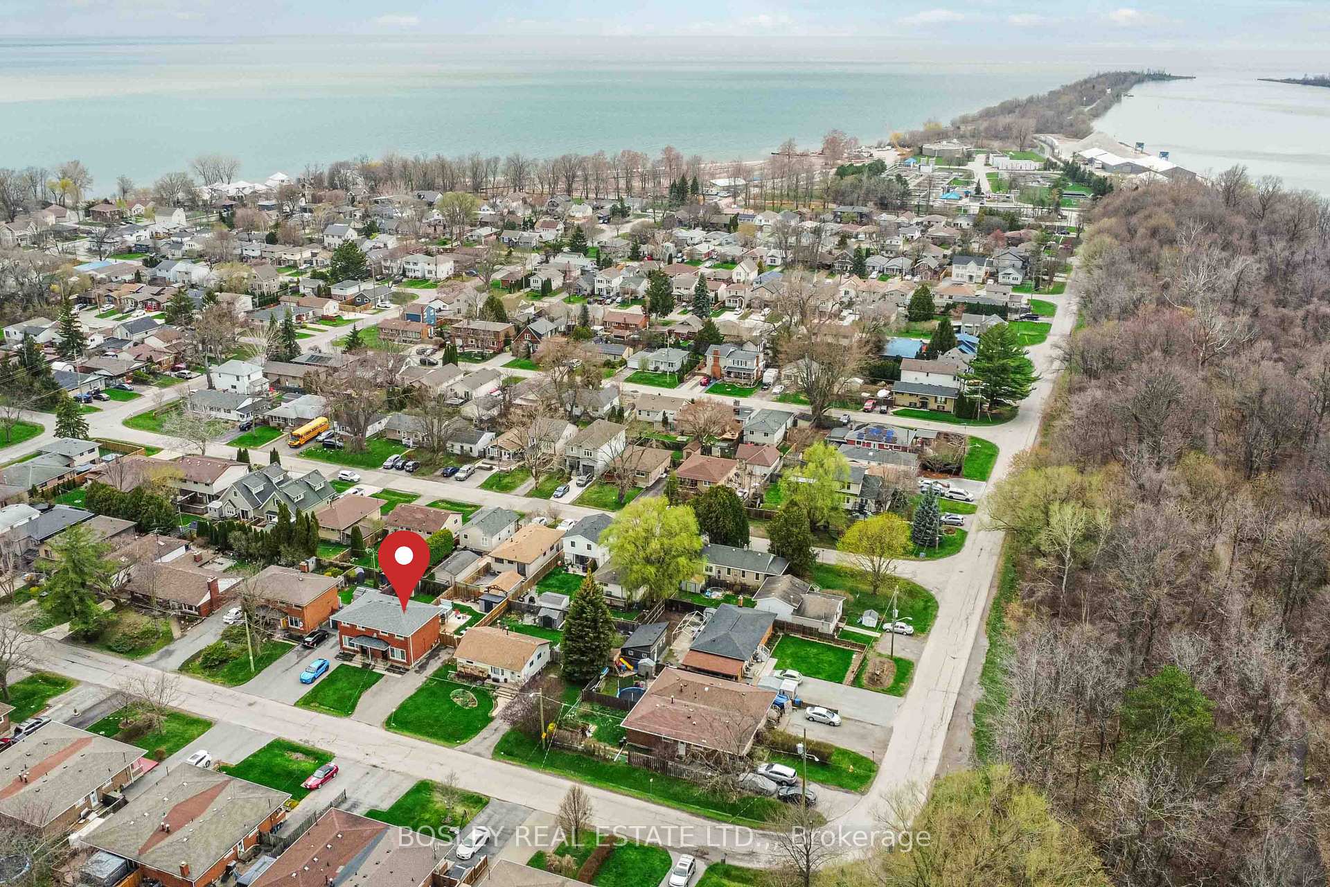 Photo 2 of 75 Wildwood Road, St. Catharines, Port Weller — HOMEH