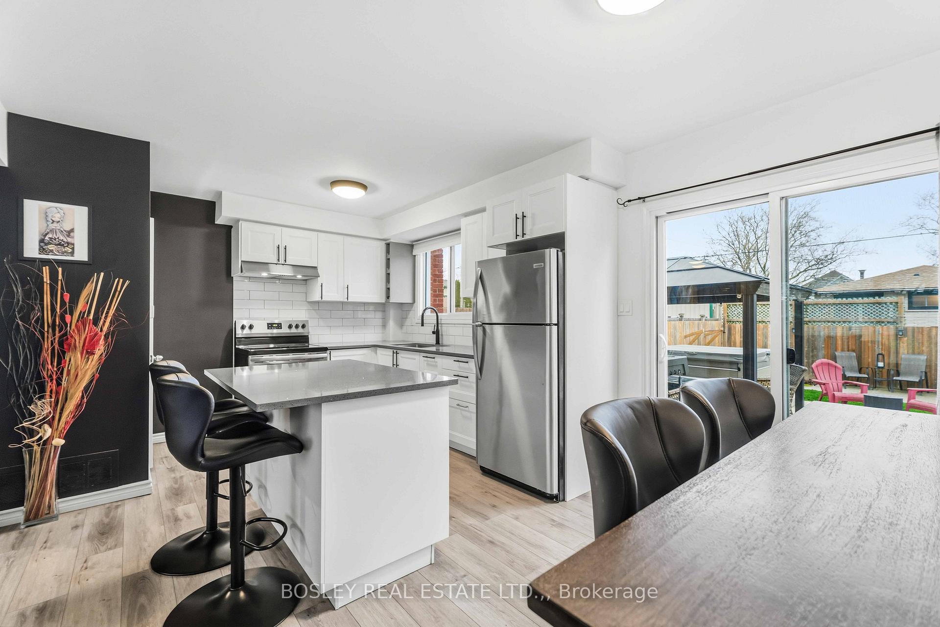Photo 8 of 75 Wildwood Road, St. Catharines, Port Weller — HOMEH