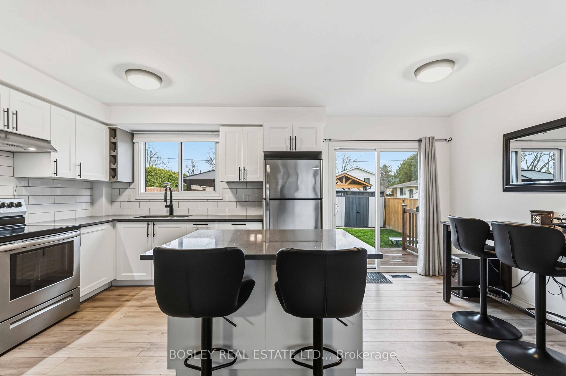 Photo 9 of 75 Wildwood Road, St. Catharines, Port Weller — HOMEH