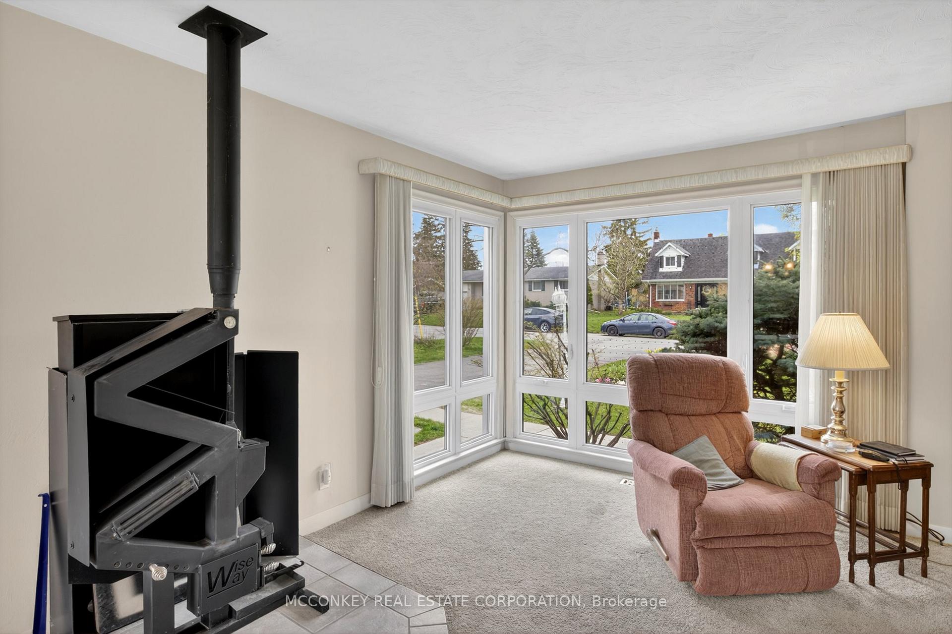 Photo 15 of 834 Crowley Crescent, Peterborough, Monaghan Ward 2 — HOMEH