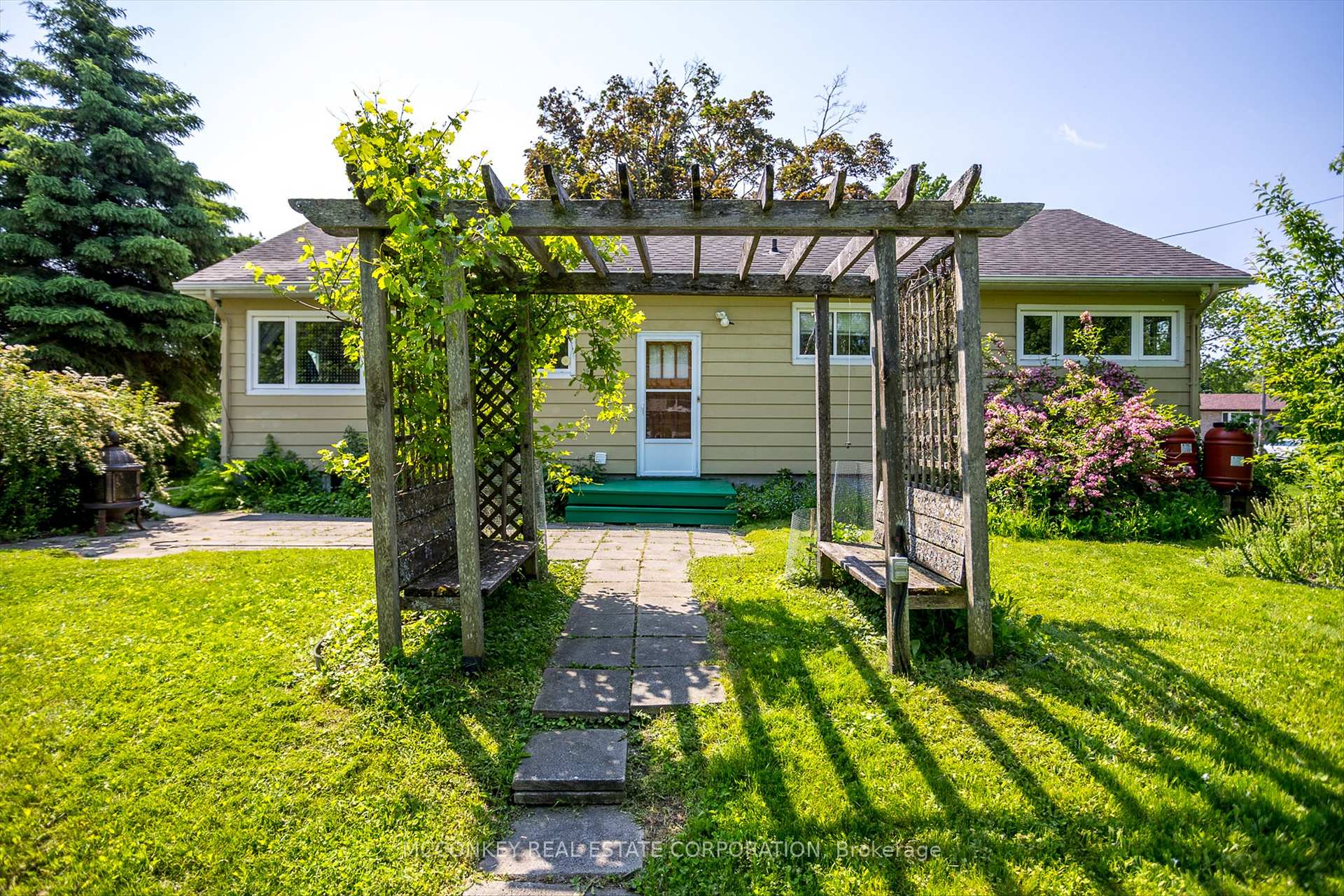 Photo 28 of 834 Crowley Crescent, Peterborough, Monaghan Ward 2 — HOMEH