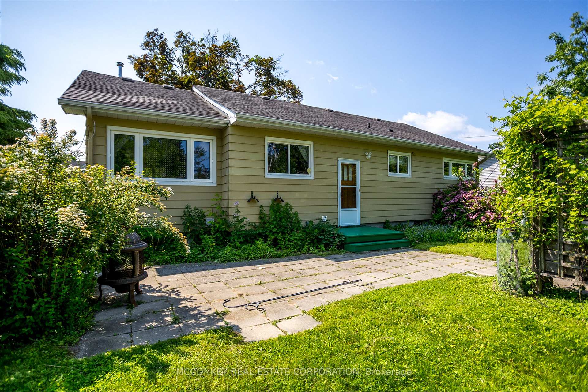 Photo 29 of 834 Crowley Crescent, Peterborough, Monaghan Ward 2 — HOMEH
