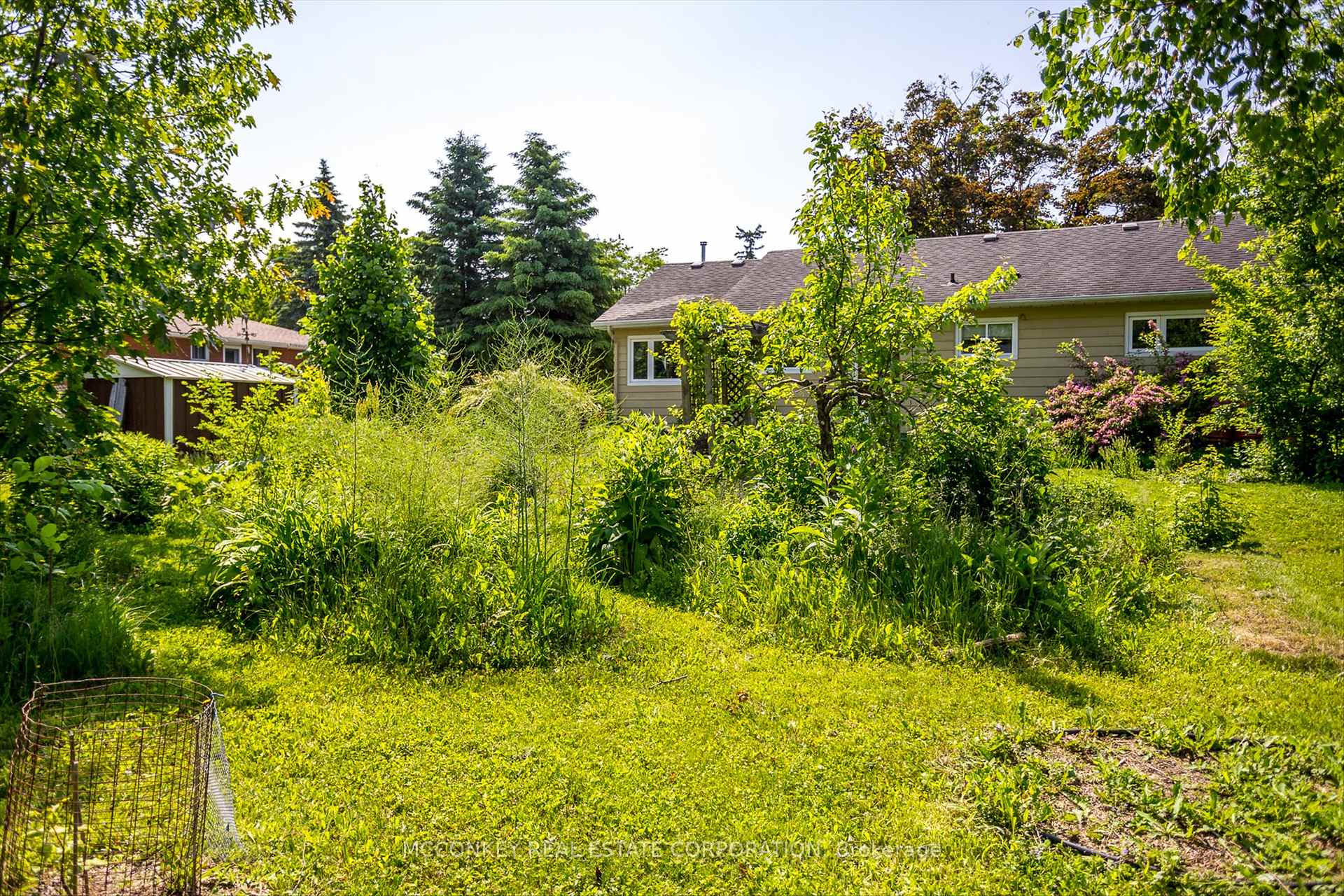Photo 37 of 834 Crowley Crescent, Peterborough, Monaghan Ward 2 — HOMEH