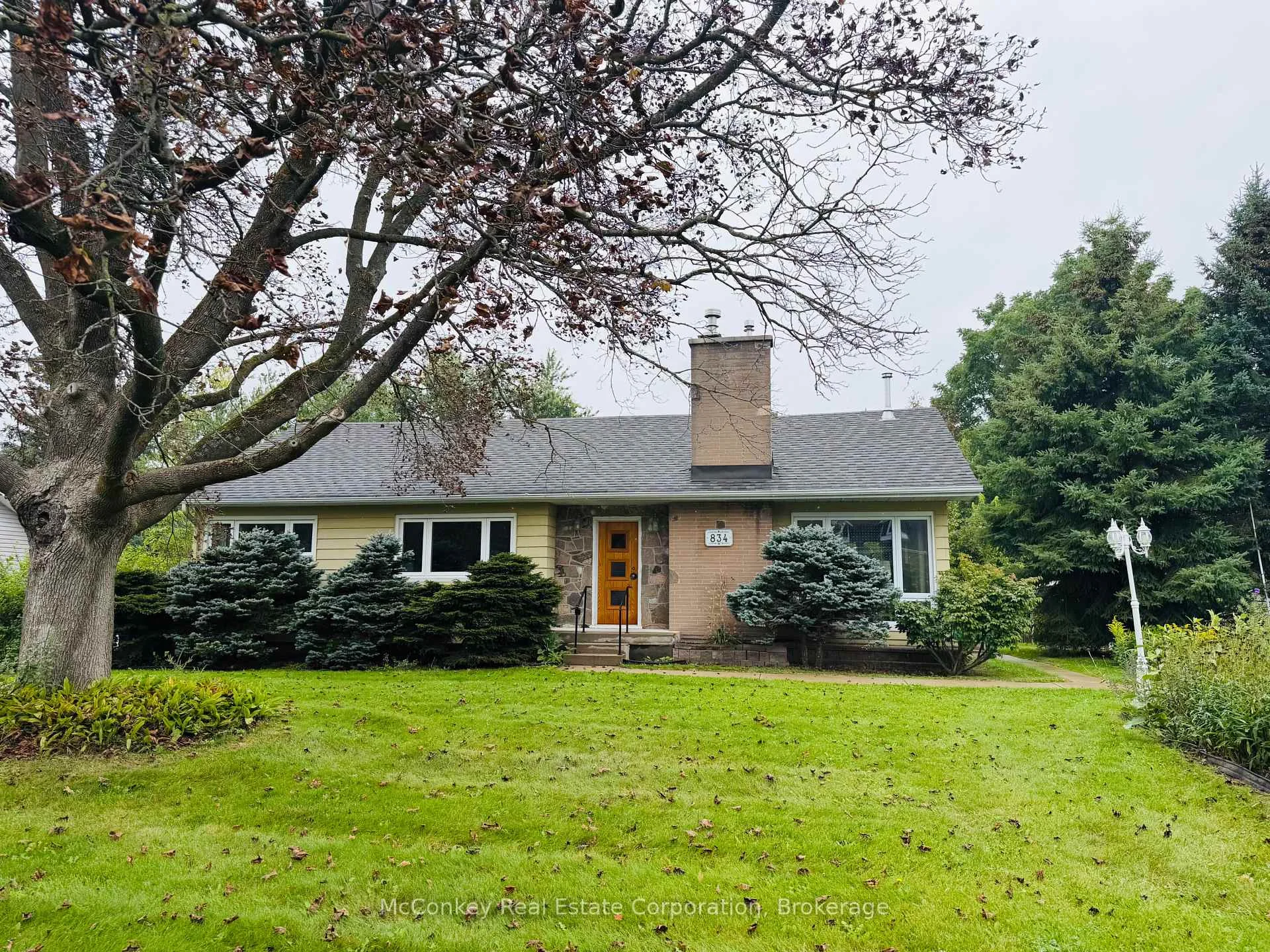 Photo 1 of 834 Crowley Crescent, Peterborough, Monaghan Ward 2 — HOMEH