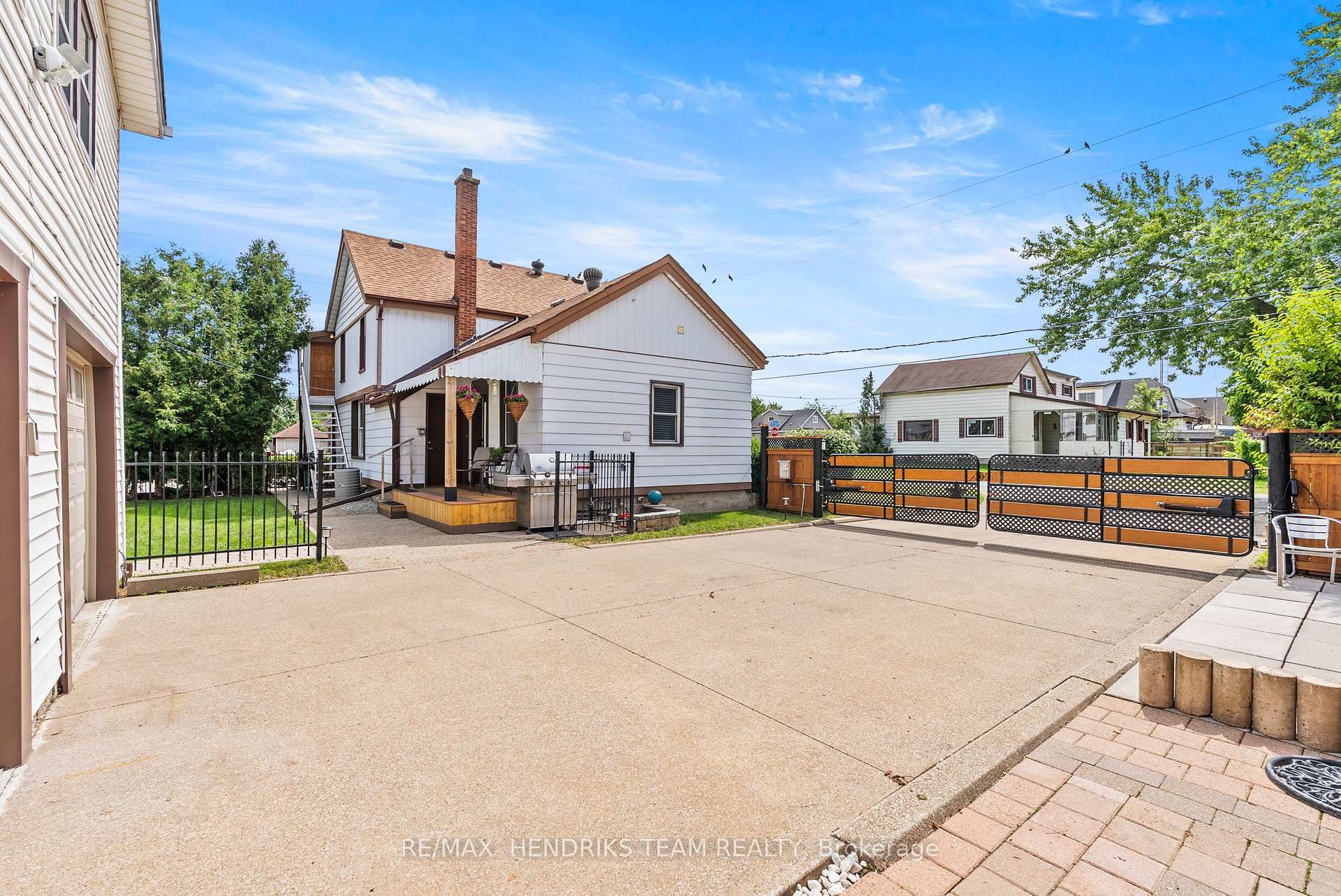 Photo 4 of 85 Pine Street S, Thorold, Thorold Downtown — HOMEH